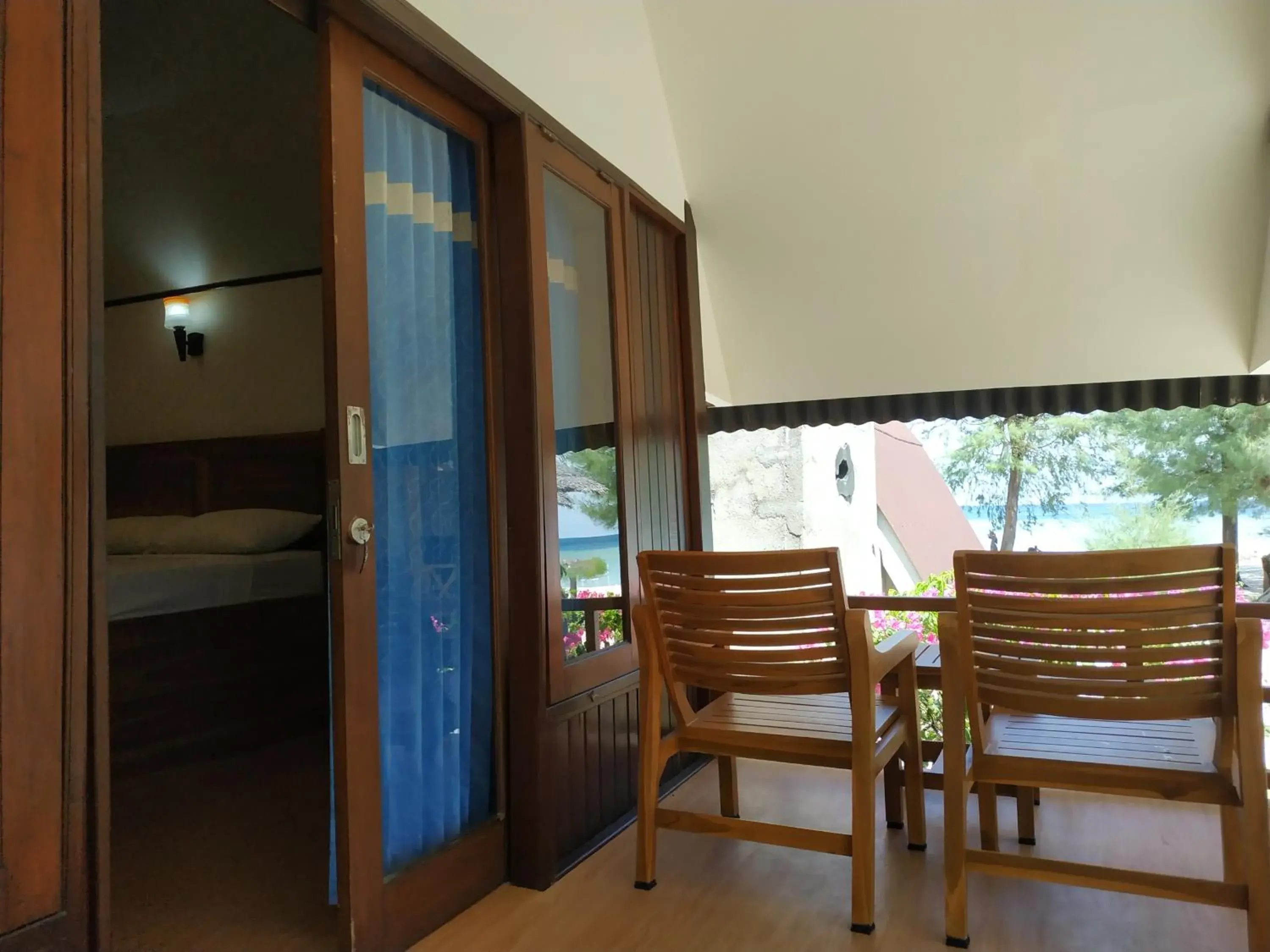 Standard Double Room in Bluecoral Bungalows Standard Double Room in Bluecoral Bungalows