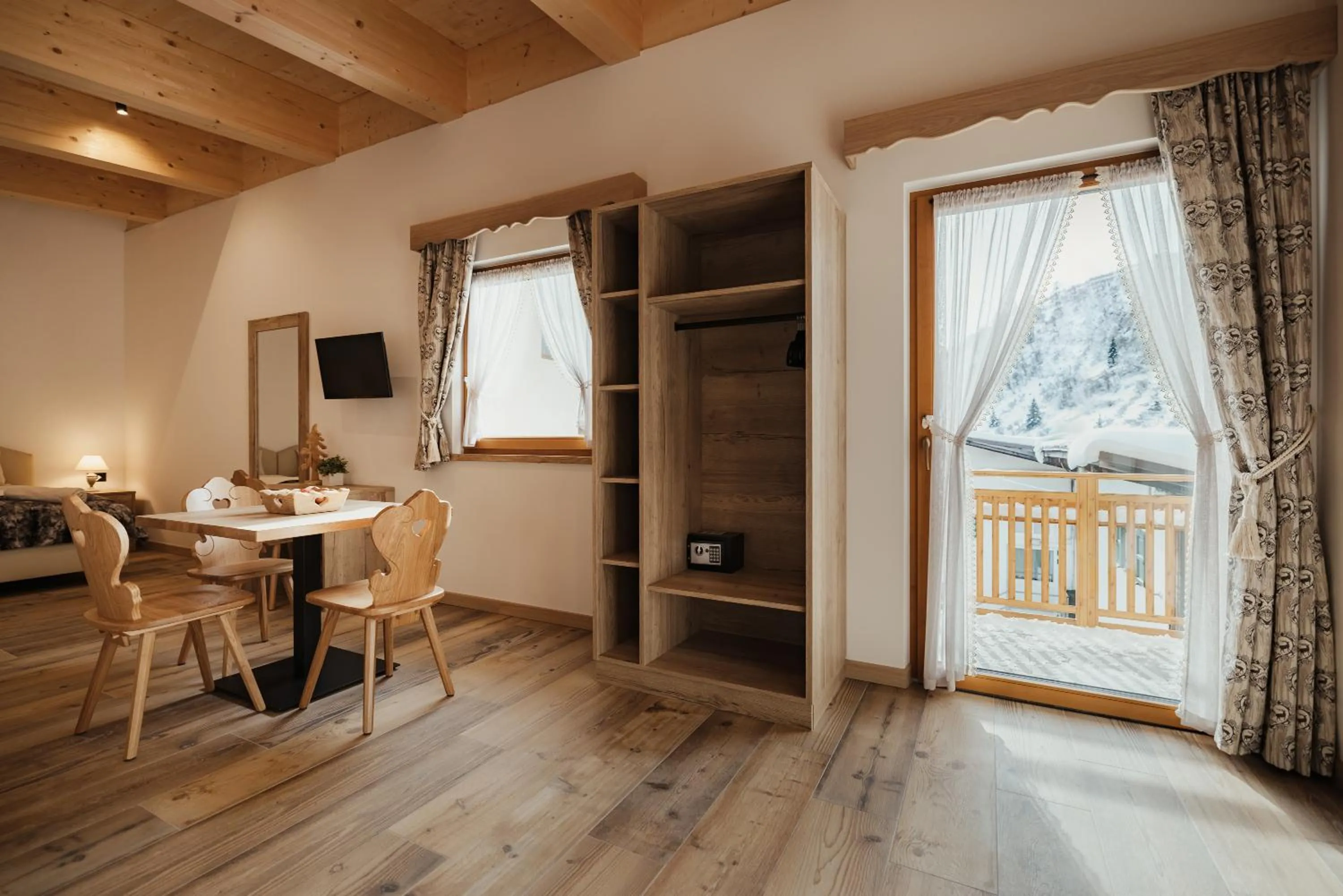 Photo of the whole room in Hotel Monte Cherz