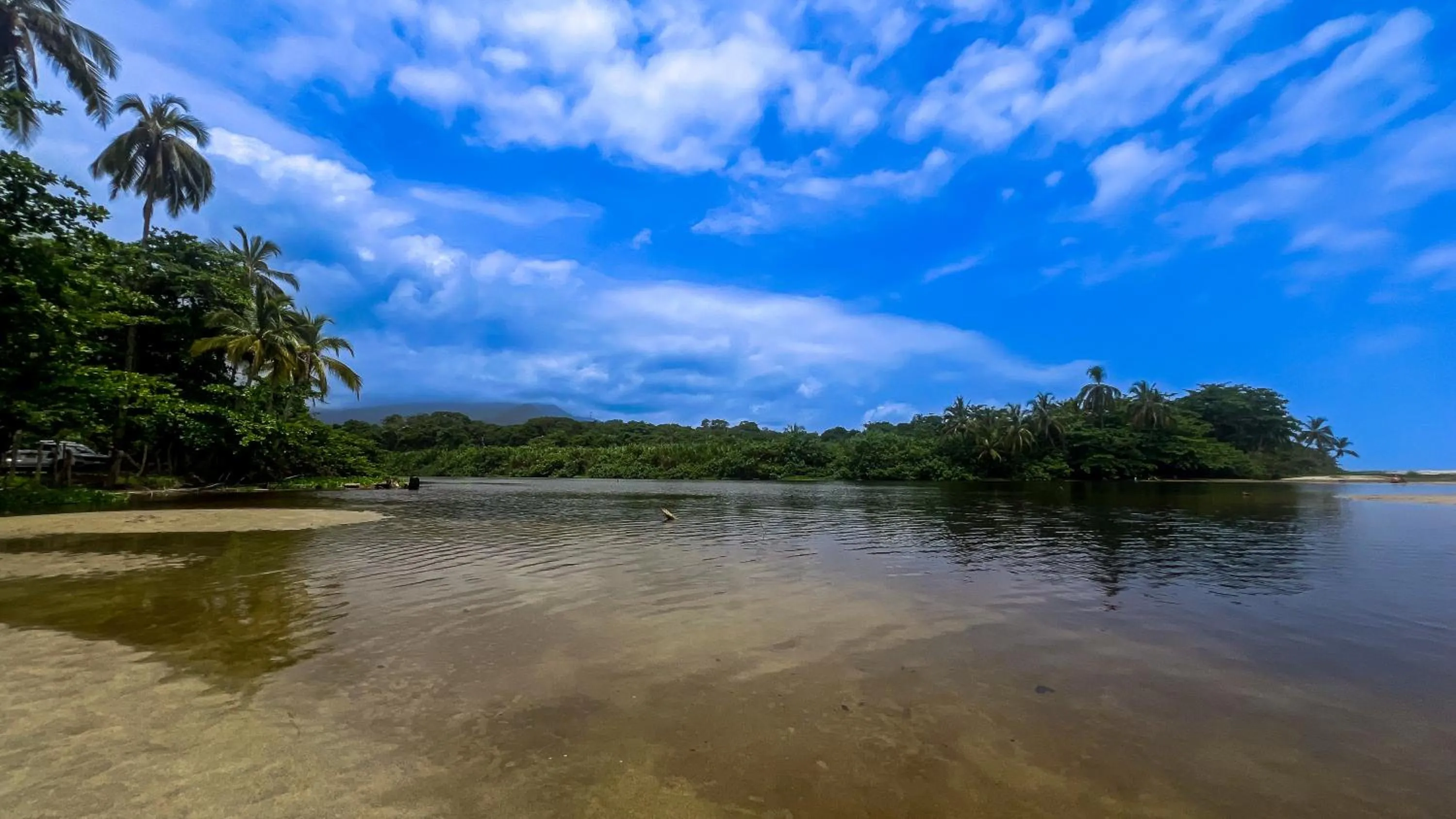 Day in Hostal MOCAMBO BEACH