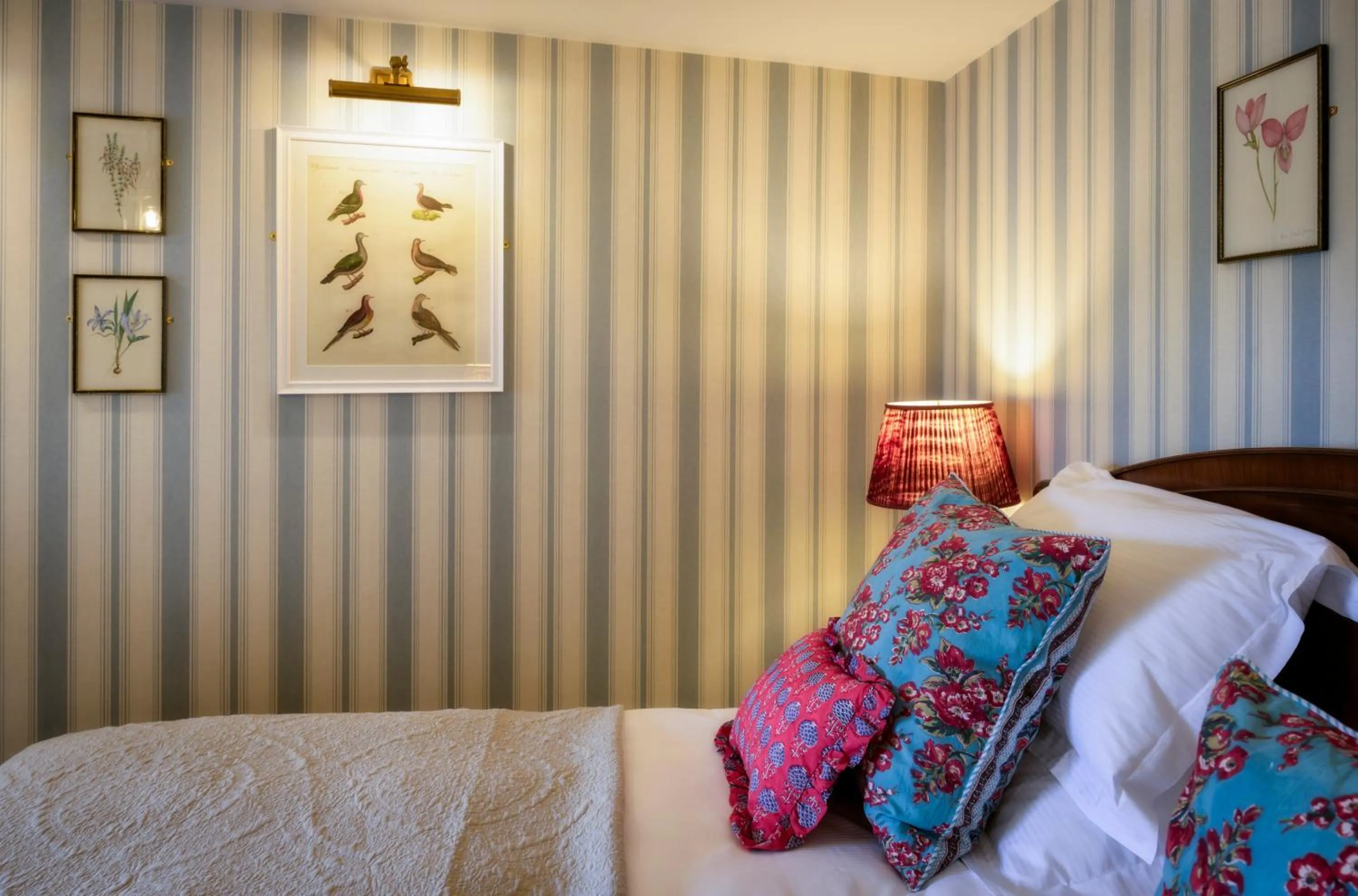 Bed in George and Dragon Clifton