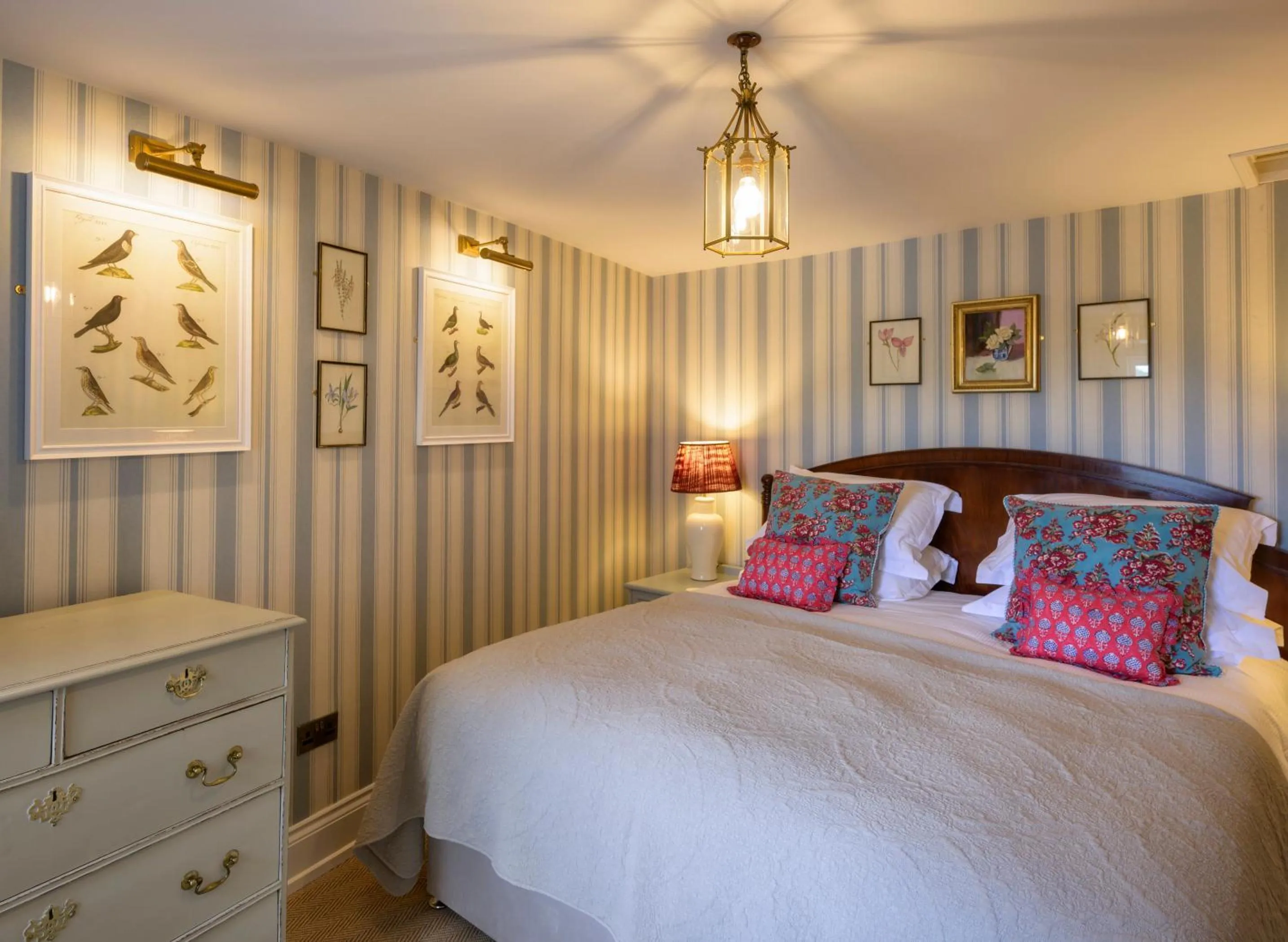 Bed in George and Dragon Clifton