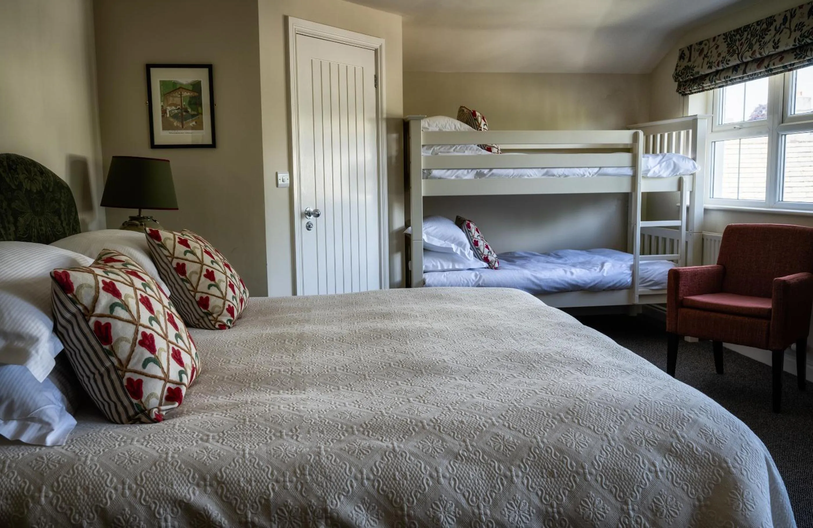 Bedroom, Bed in George and Dragon Clifton