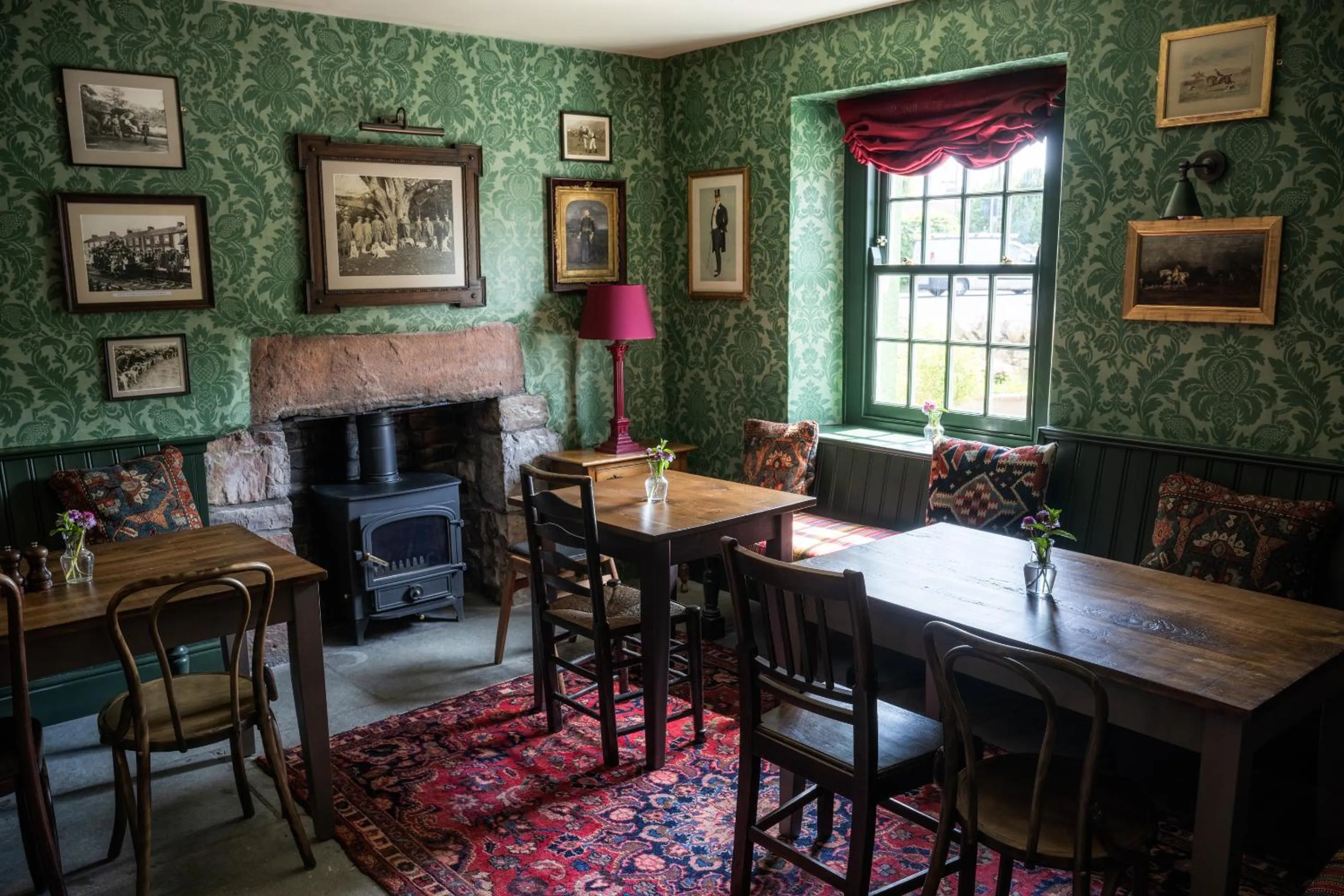 Lounge or bar in George and Dragon Clifton