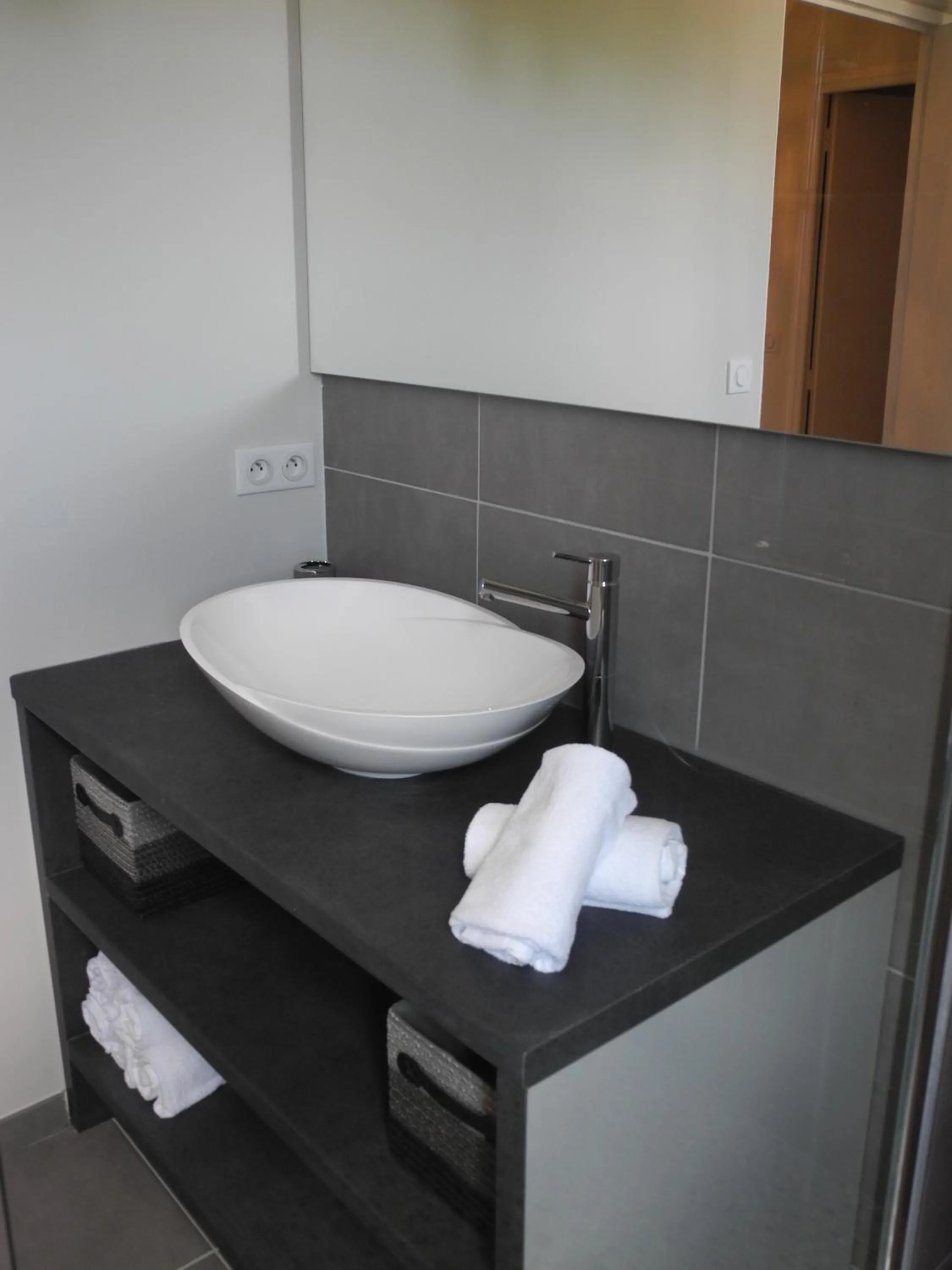 Bathroom in Vue sur Cité - SPA