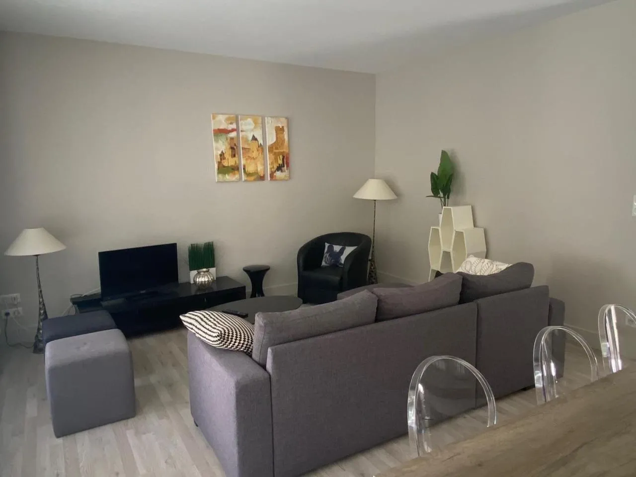 Communal lounge/ TV room in Vue sur Cité - SPA