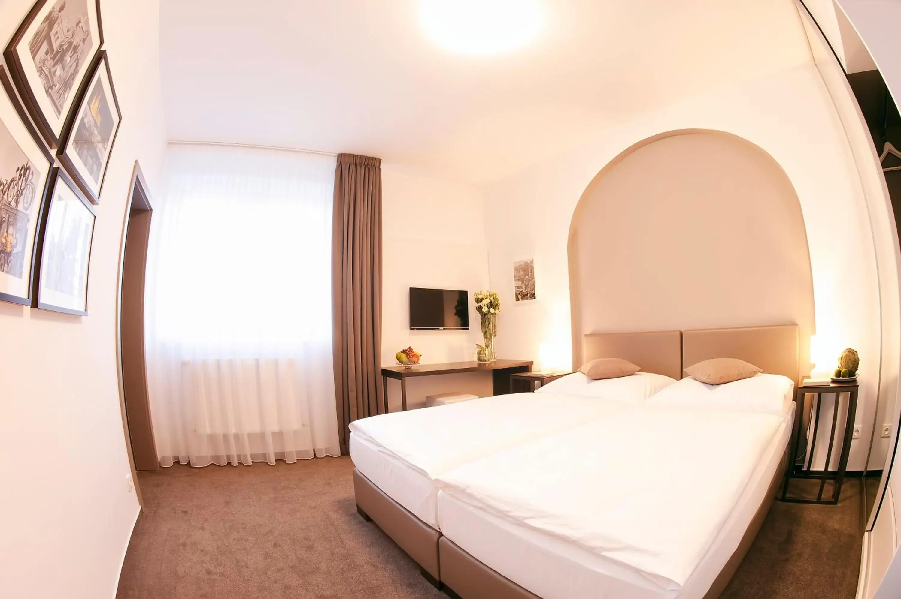 Double Room Ensuite - Brown in Villa na Vinici Double Room Ensuite - Brown in Villa na Vinici