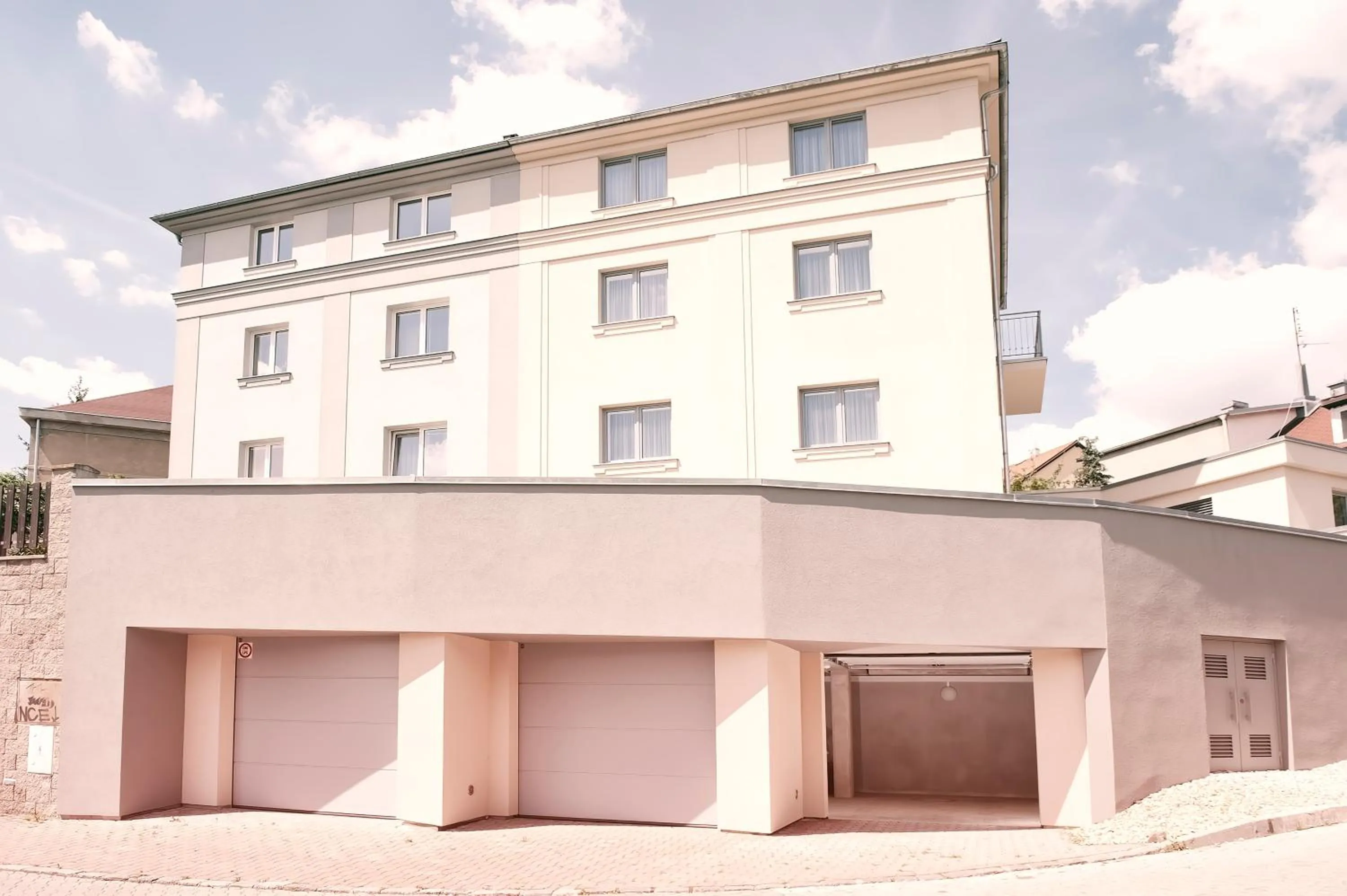 Facade/entrance in Villa na Vinici