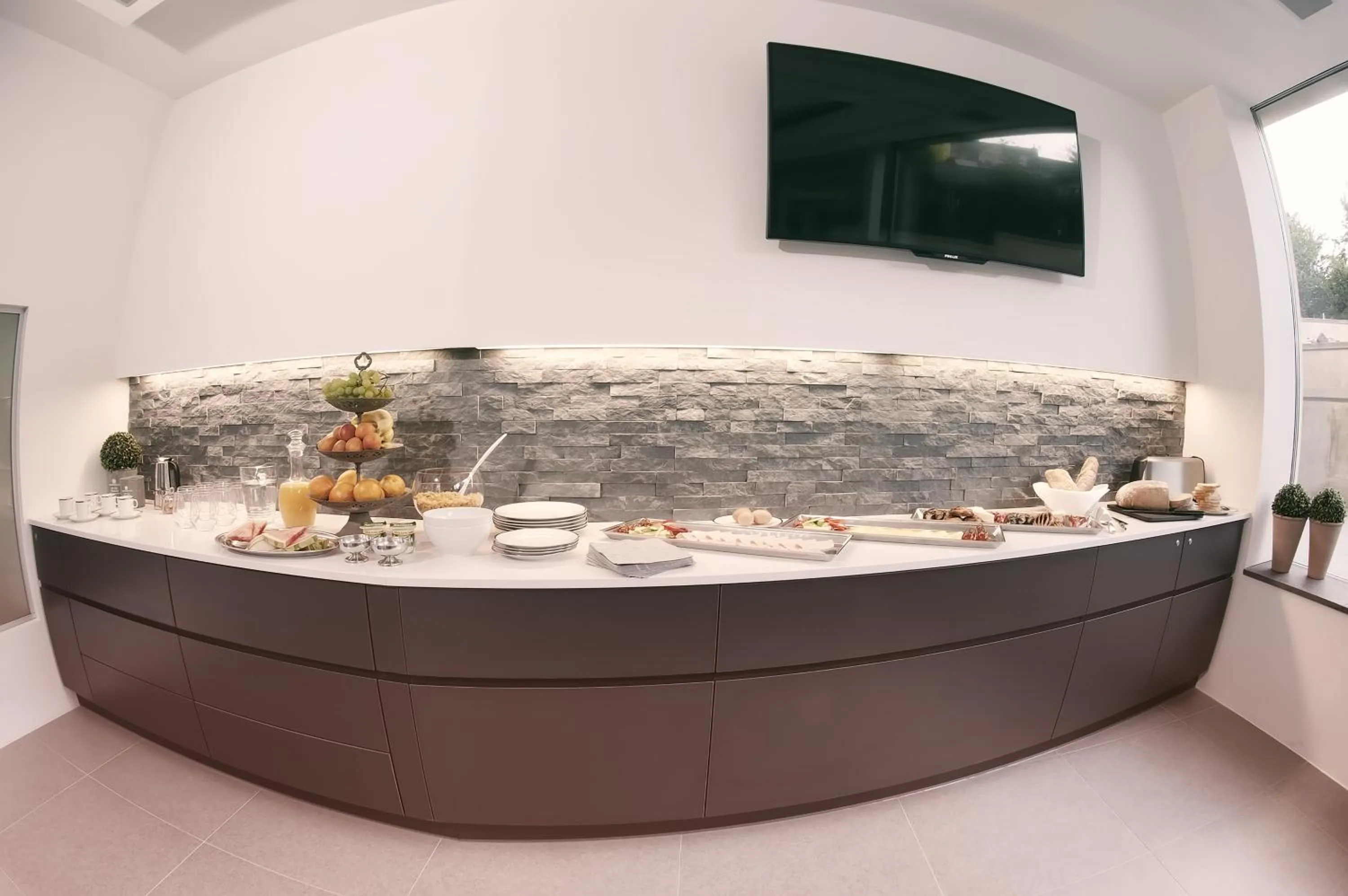 Restaurant/places to eat in Villa na Vinici