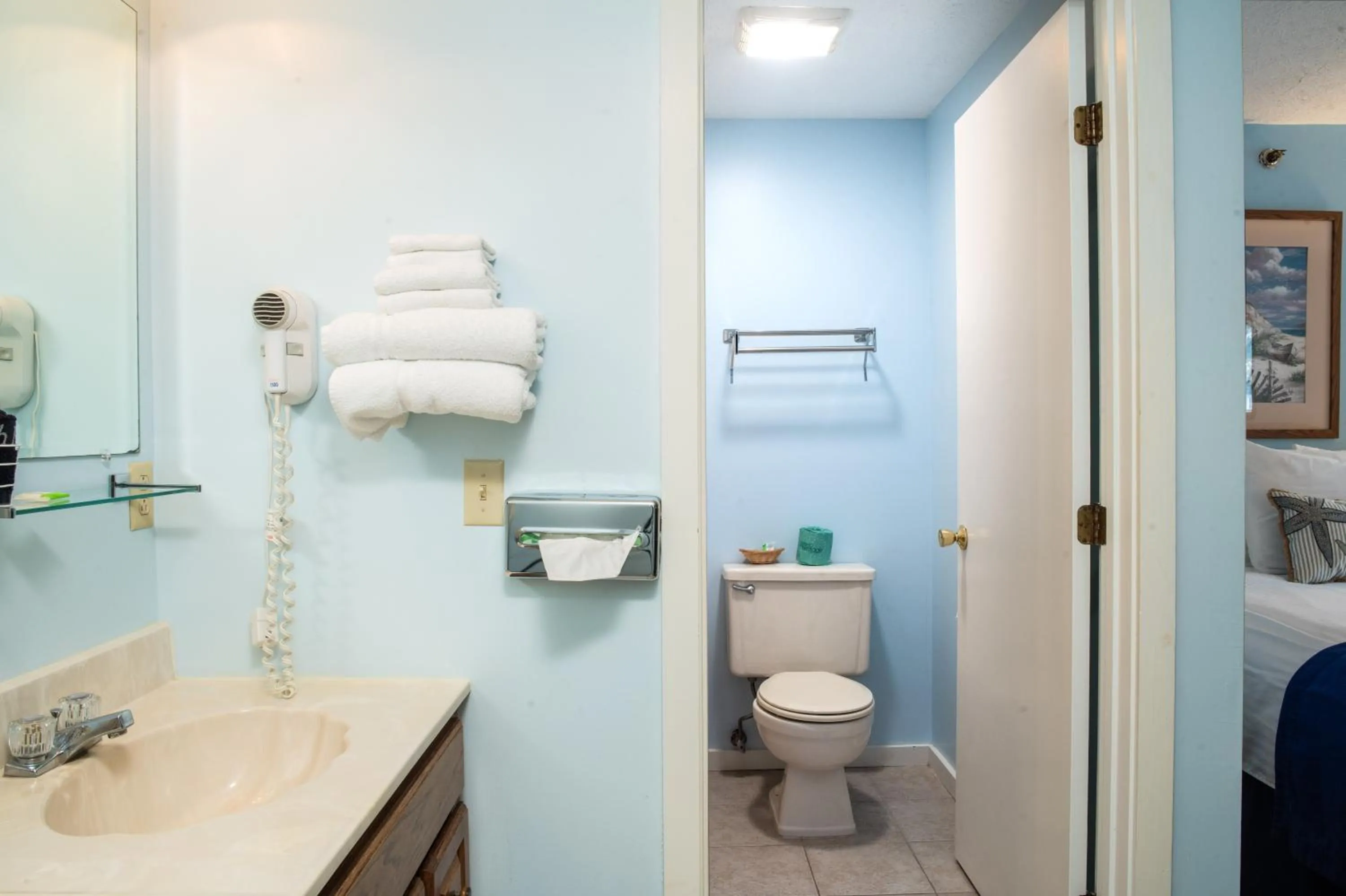 Toilet in Stage Run by the Sea