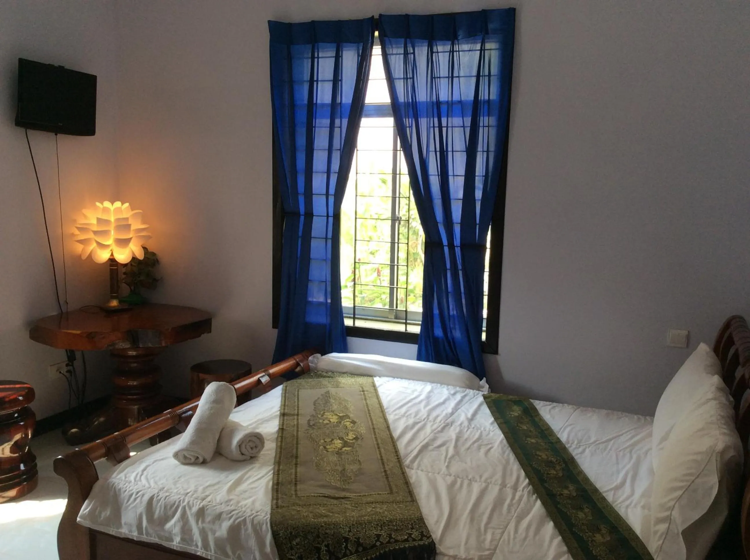 Bedroom, Bed in Sophat Villa