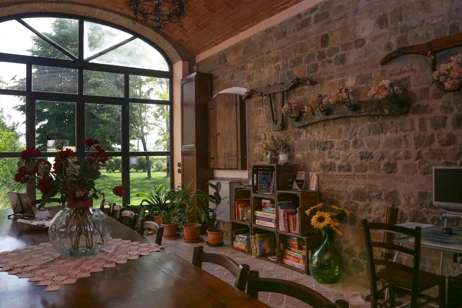 Communal lounge/ TV room in Agriturismo Il Brugnolo