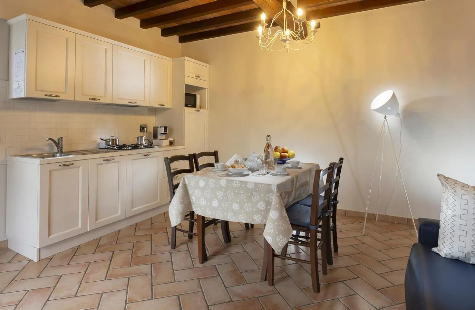 Kitchen or kitchenette in Agriturismo Il Brugnolo