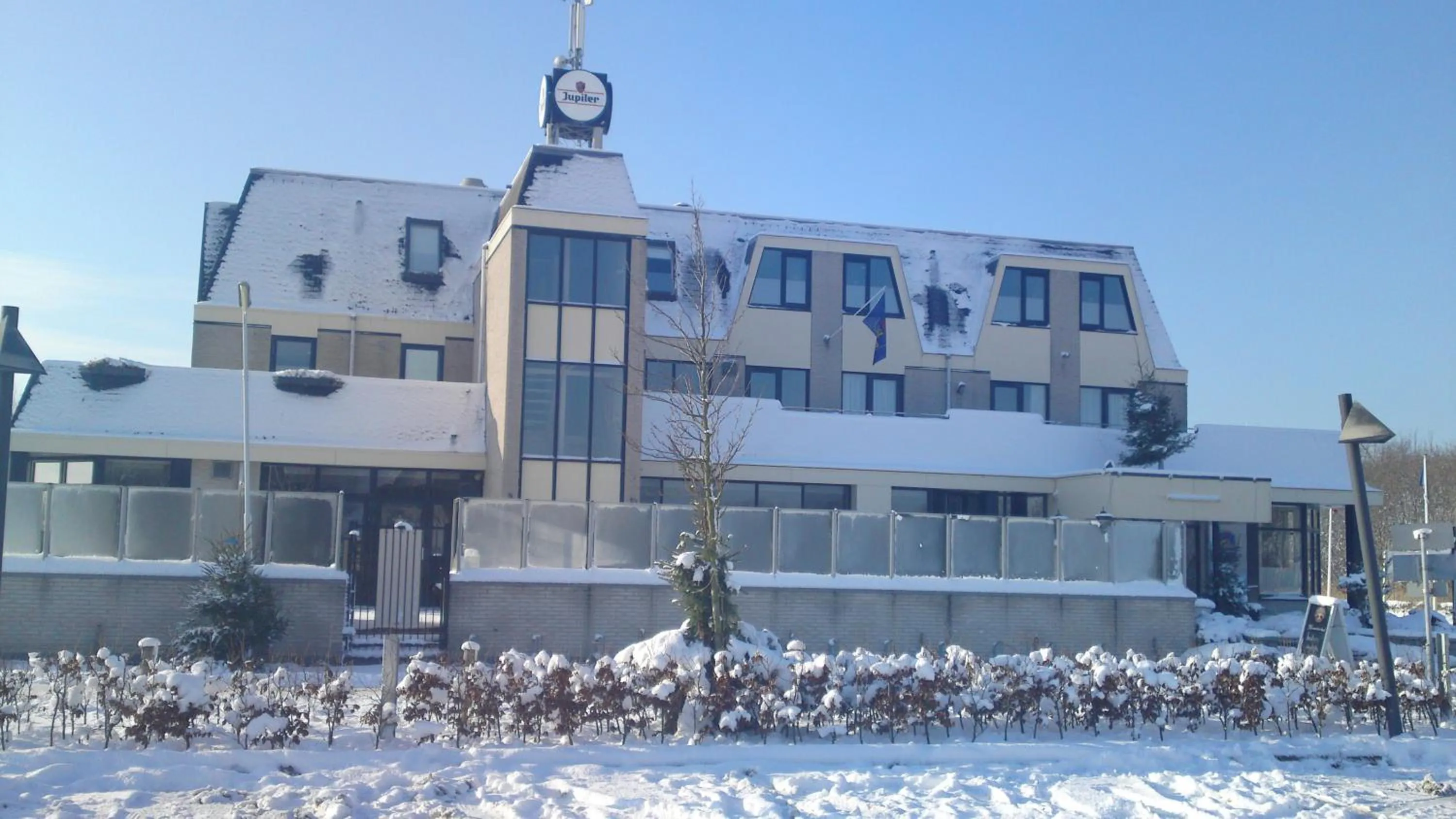 Property building in Fletcher Hotel - Restaurant Nieuwvliet Bad