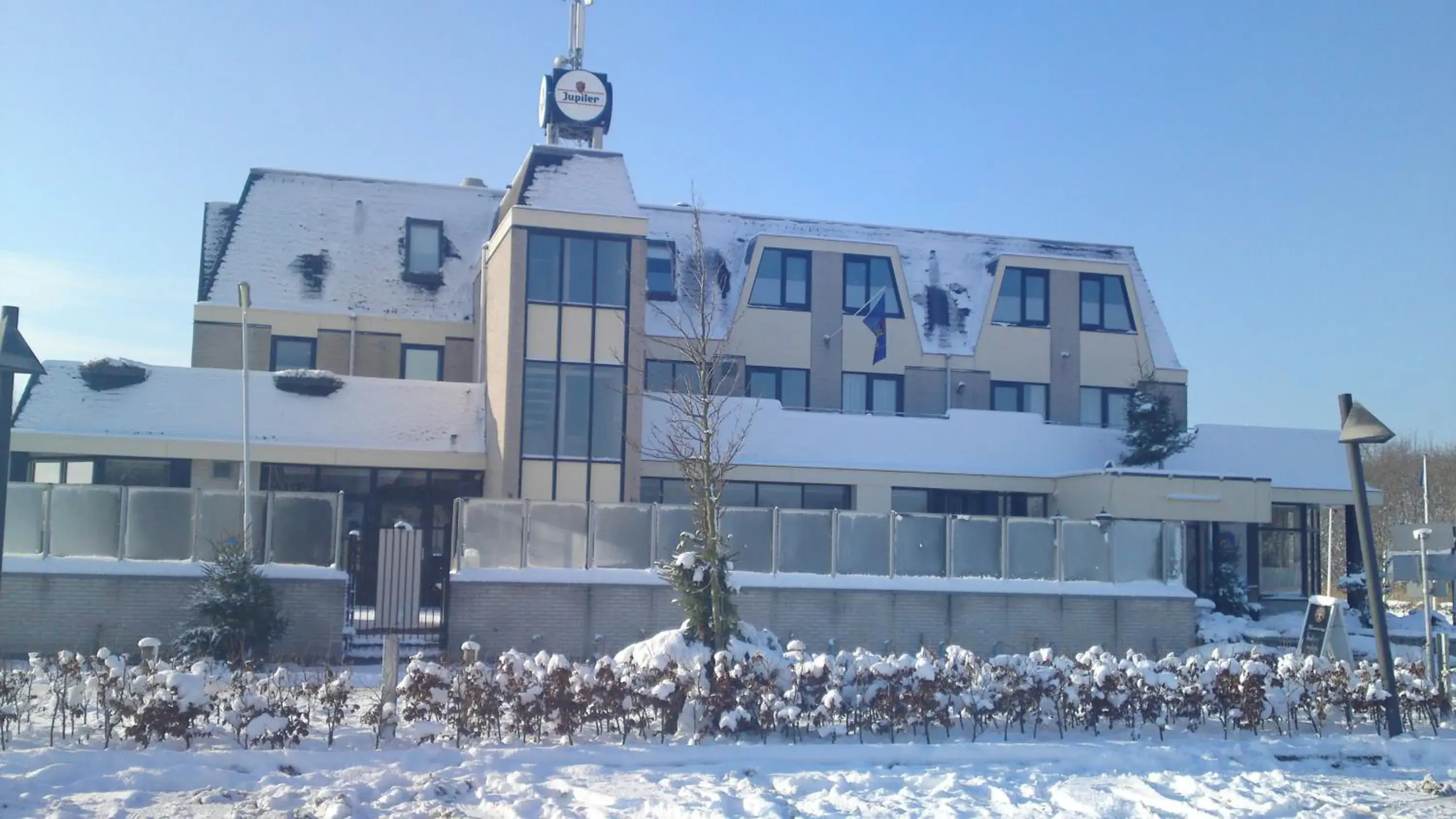 Property building in Fletcher Hotel - Restaurant Nieuwvliet Bad Property building in Fletcher Hotel - Restaurant Nieuwvliet Bad