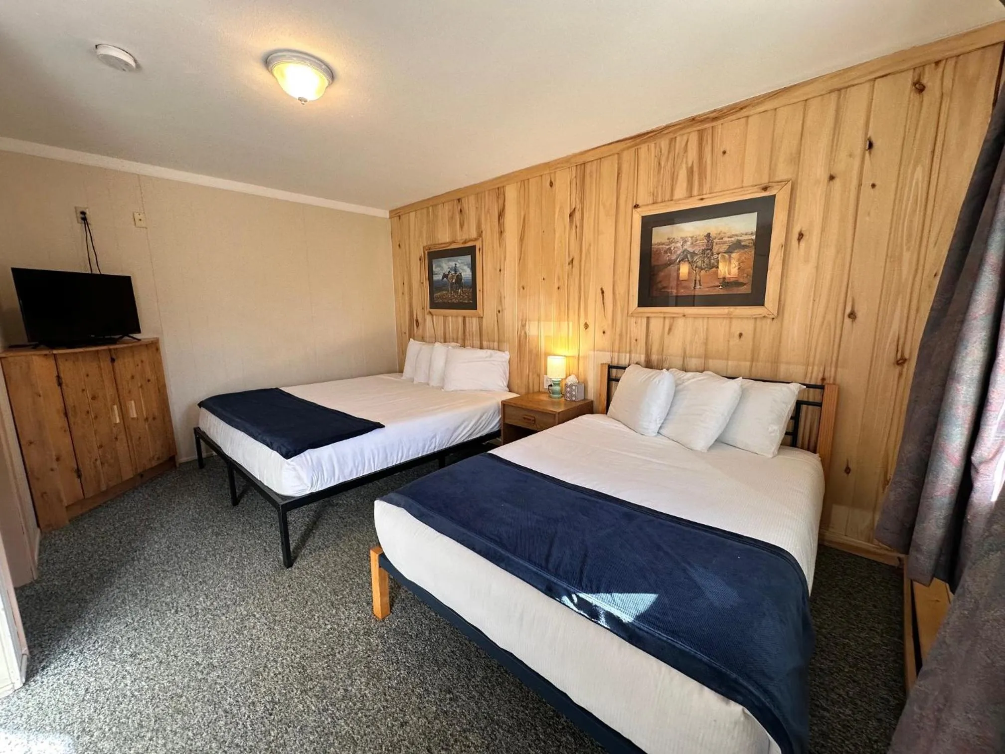 Ute Bluff Lodge, Cabins and RV park