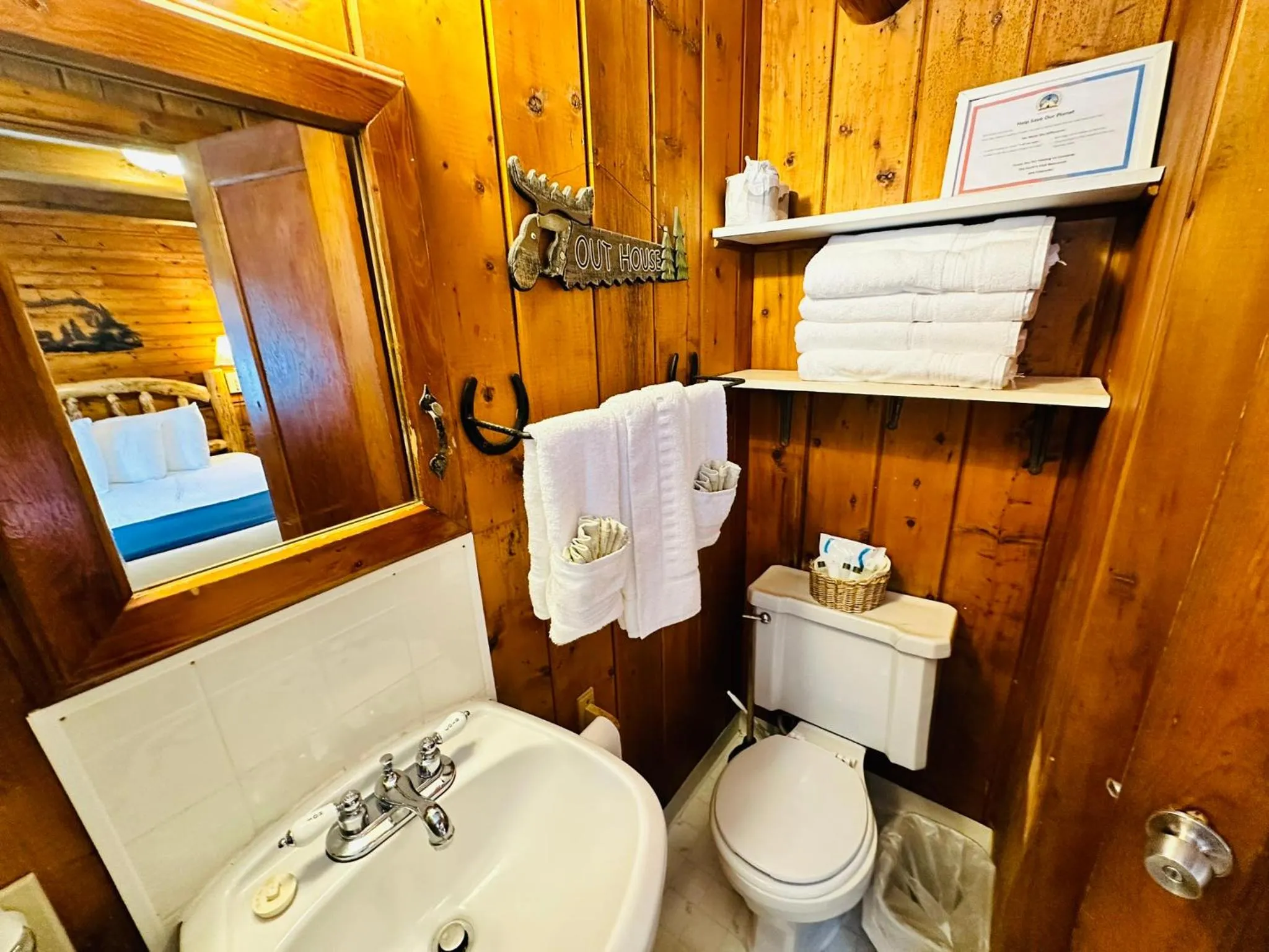 Ute Bluff Lodge, Cabins and RV park