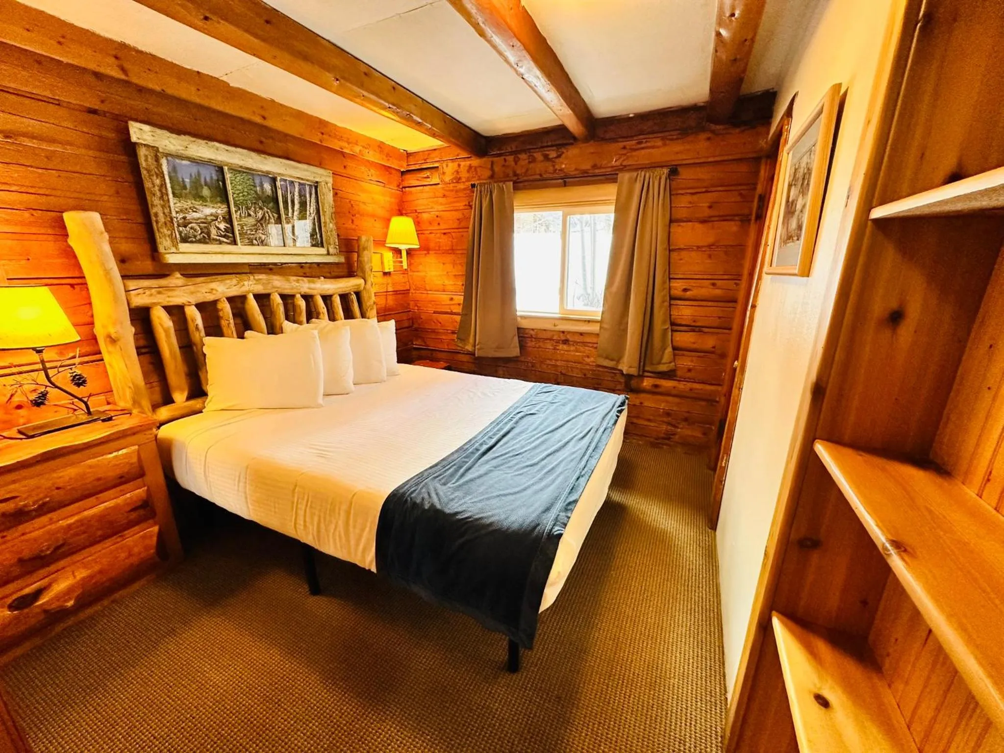 Ute Bluff Lodge, Cabins and RV park