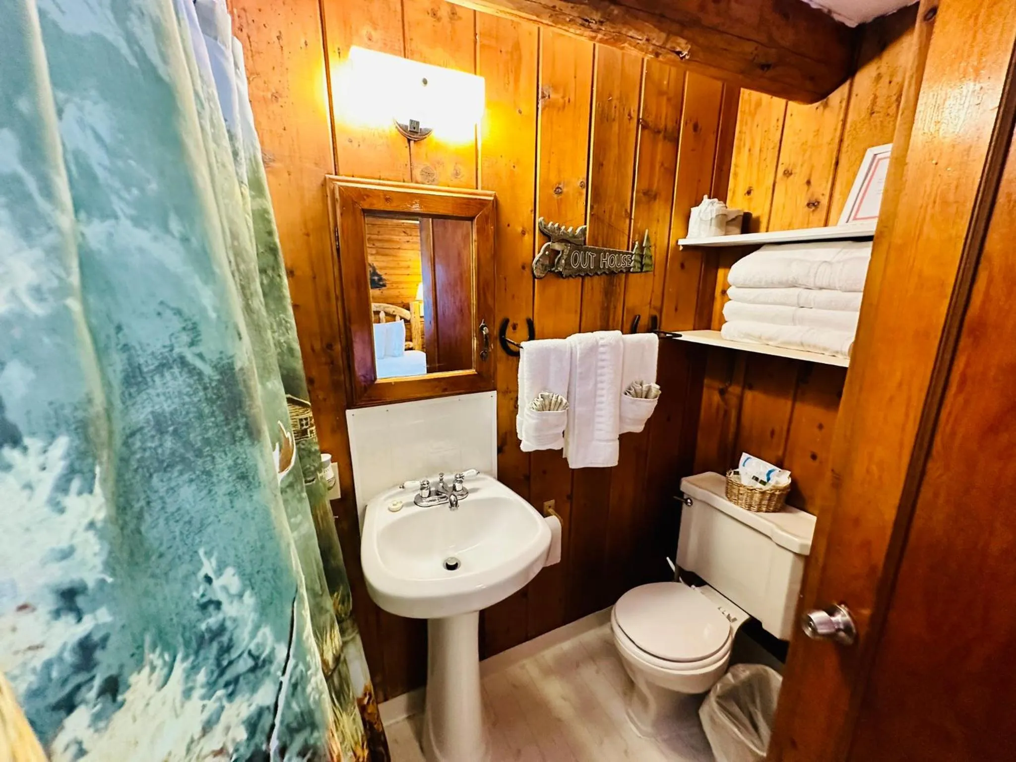 Ute Bluff Lodge, Cabins and RV park