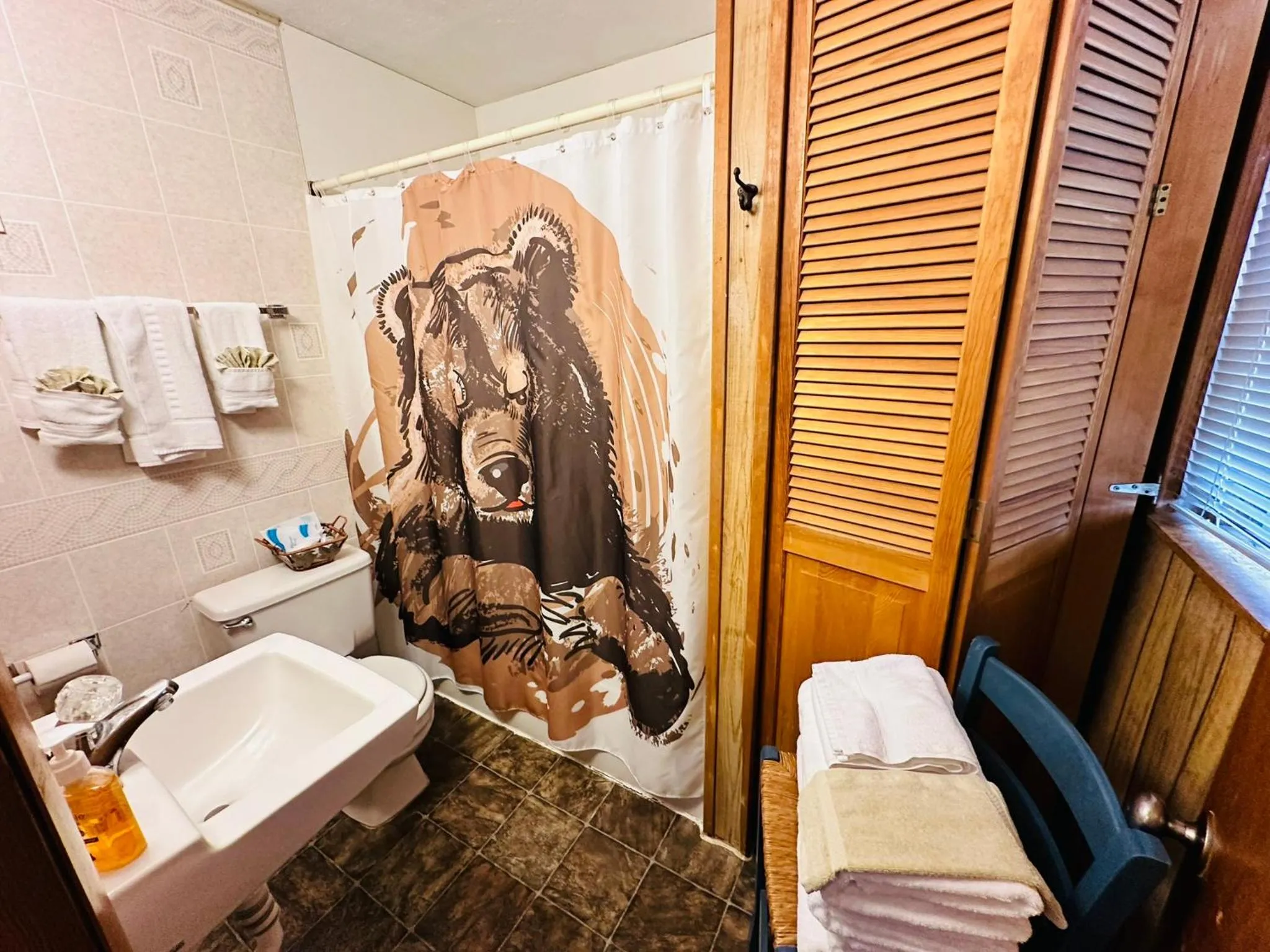 Ute Bluff Lodge, Cabins and RV park