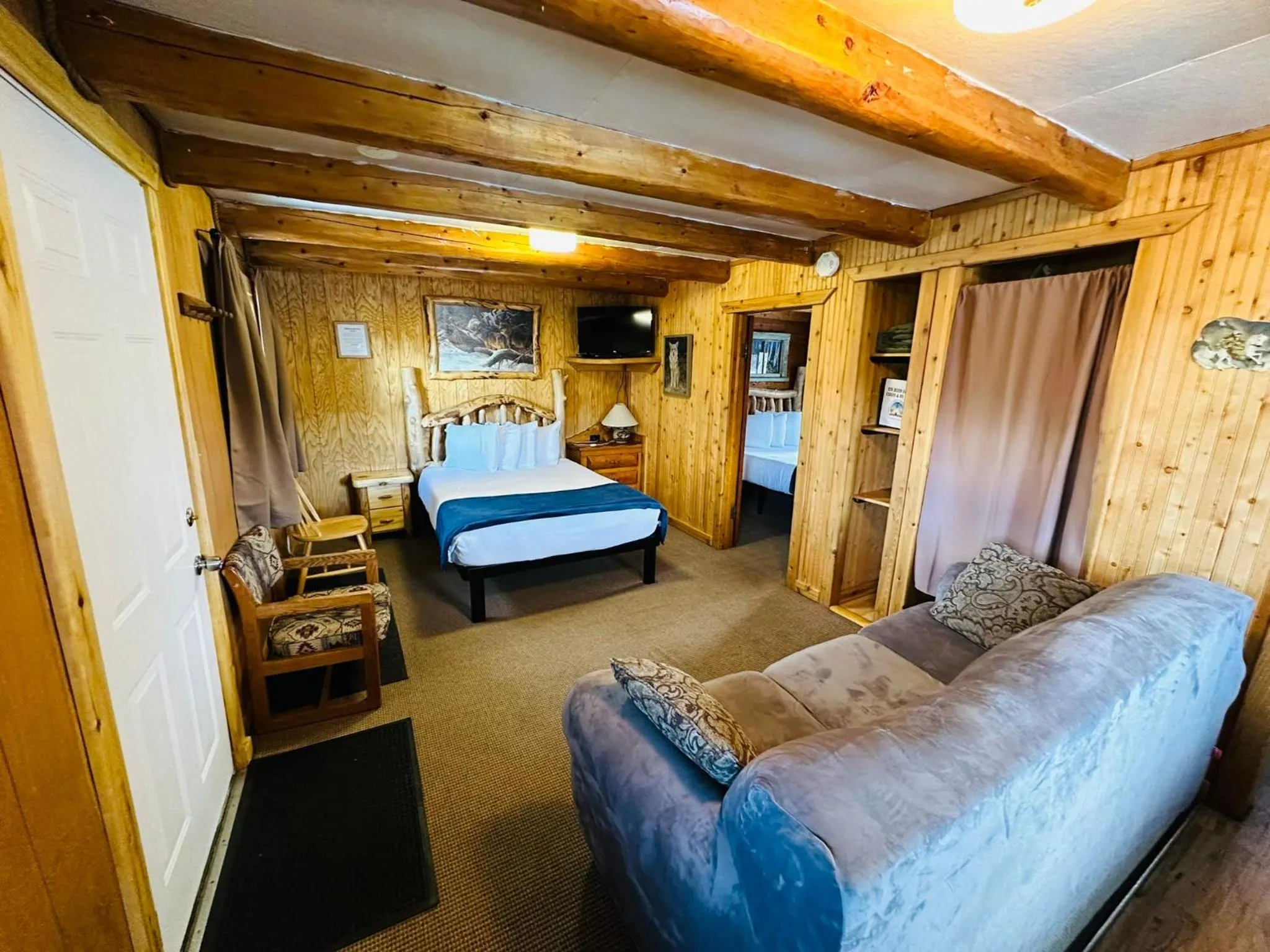 Ute Bluff Lodge, Cabins and RV park