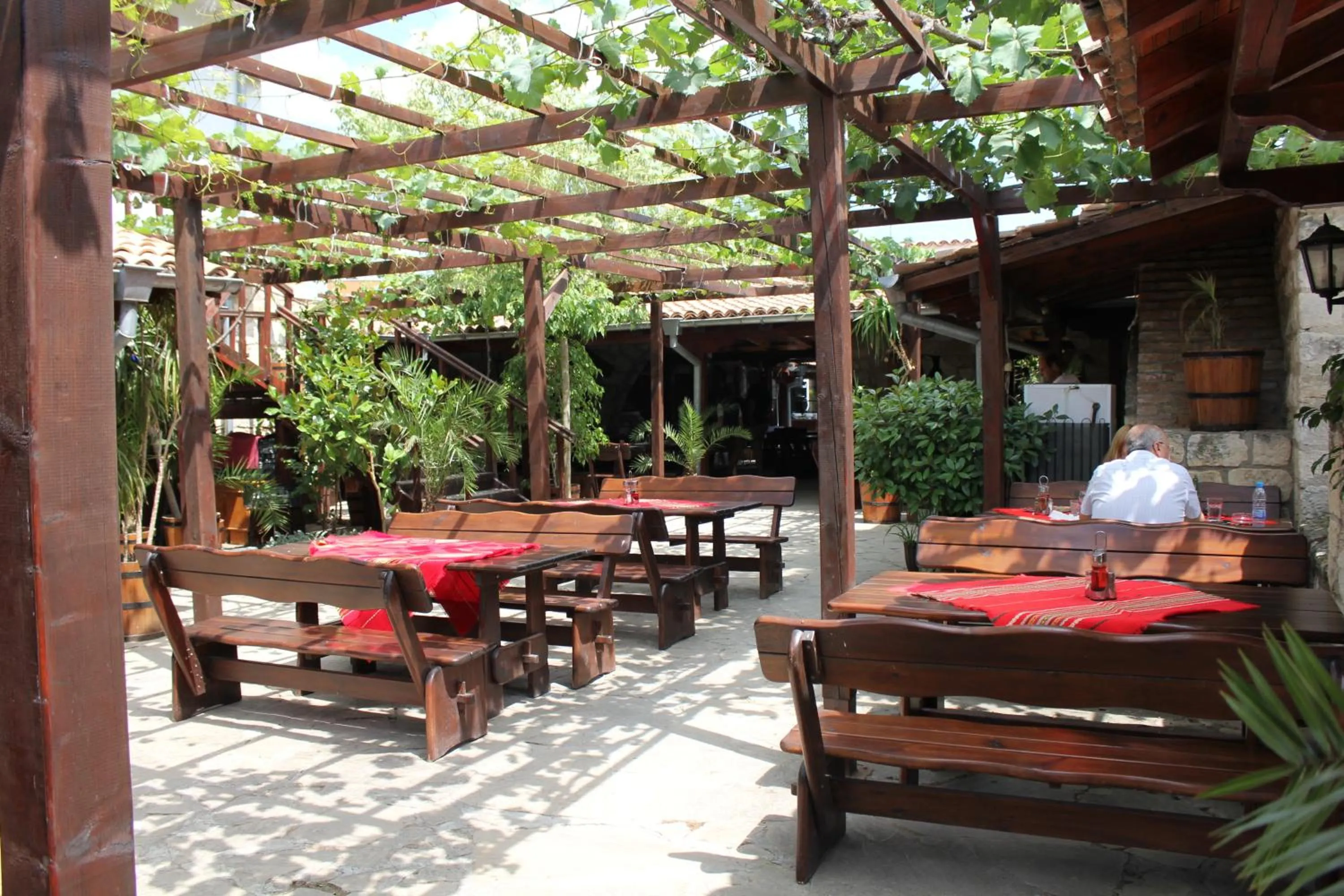 Restaurant/places to eat in Complex Dobrudja
