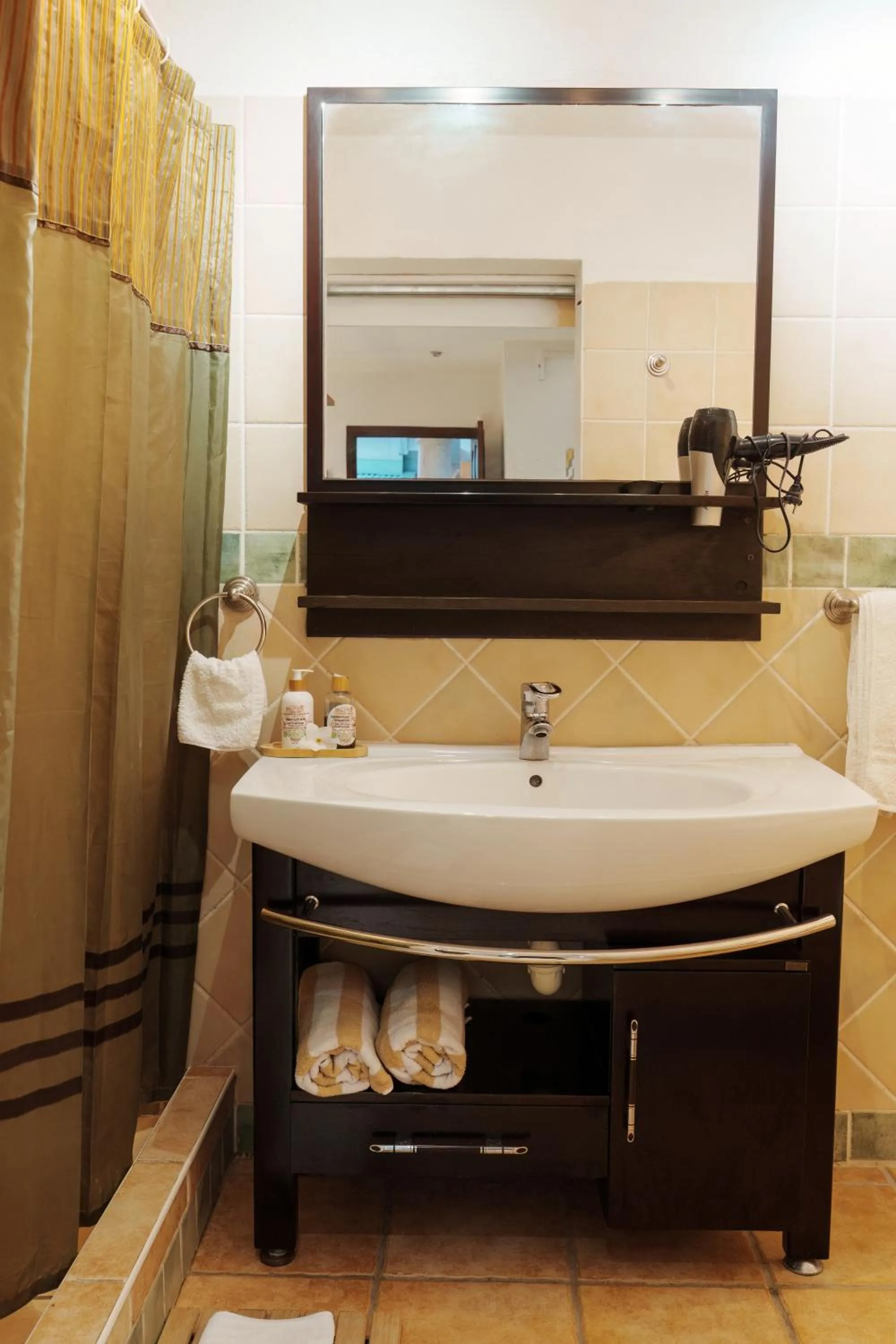 Shower in Villa Kapresse du 978 - Guest house