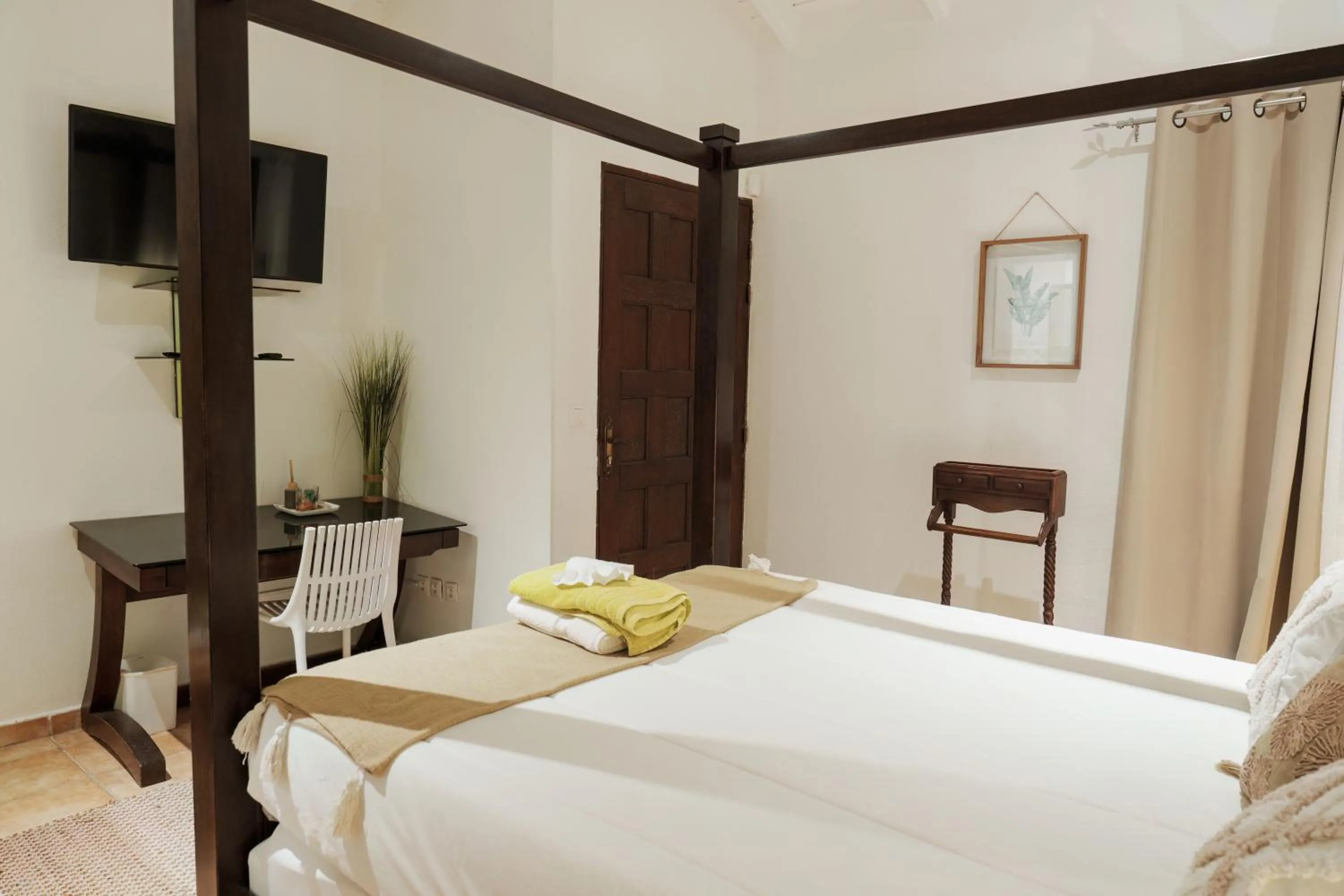 People, Bed in Villa Kapresse du 978 - Guest house