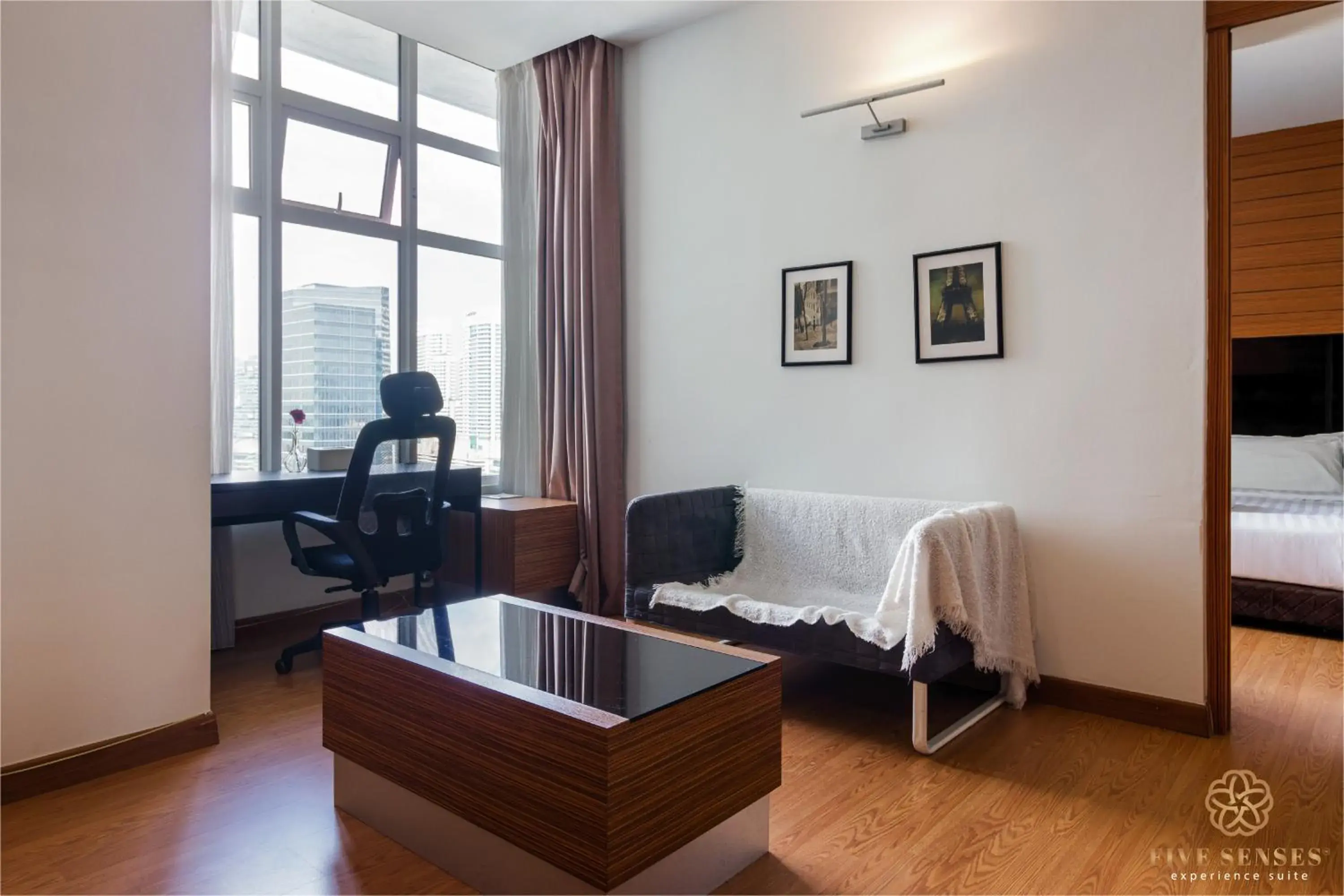 TV and multimedia, Bed in Dua Sentral Signature Suites TV and multimedia, Bed in Dua Sentral Signature Suites