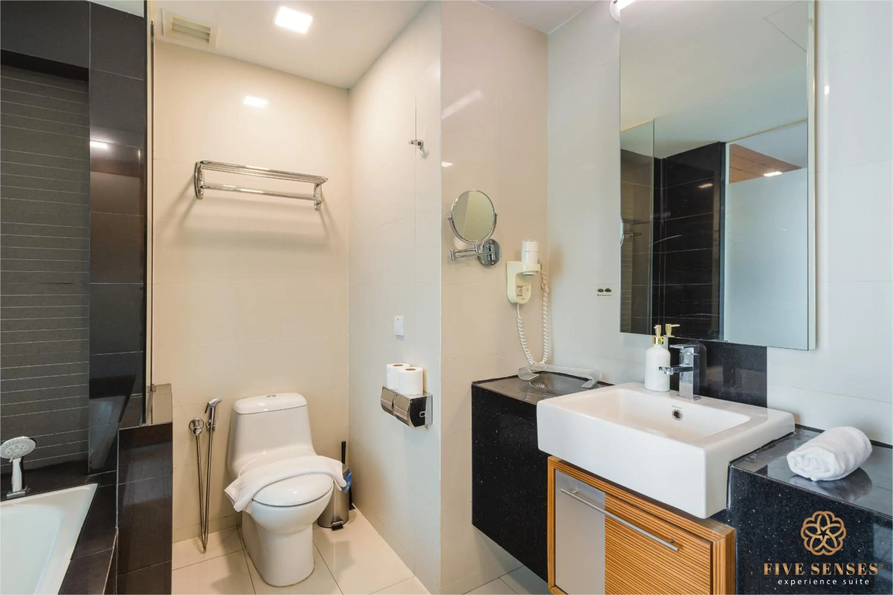 Toilet in Dua Sentral Signature Suites