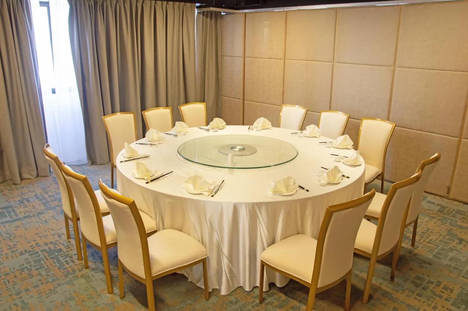 Restaurant/places to eat in Theatre Hotel