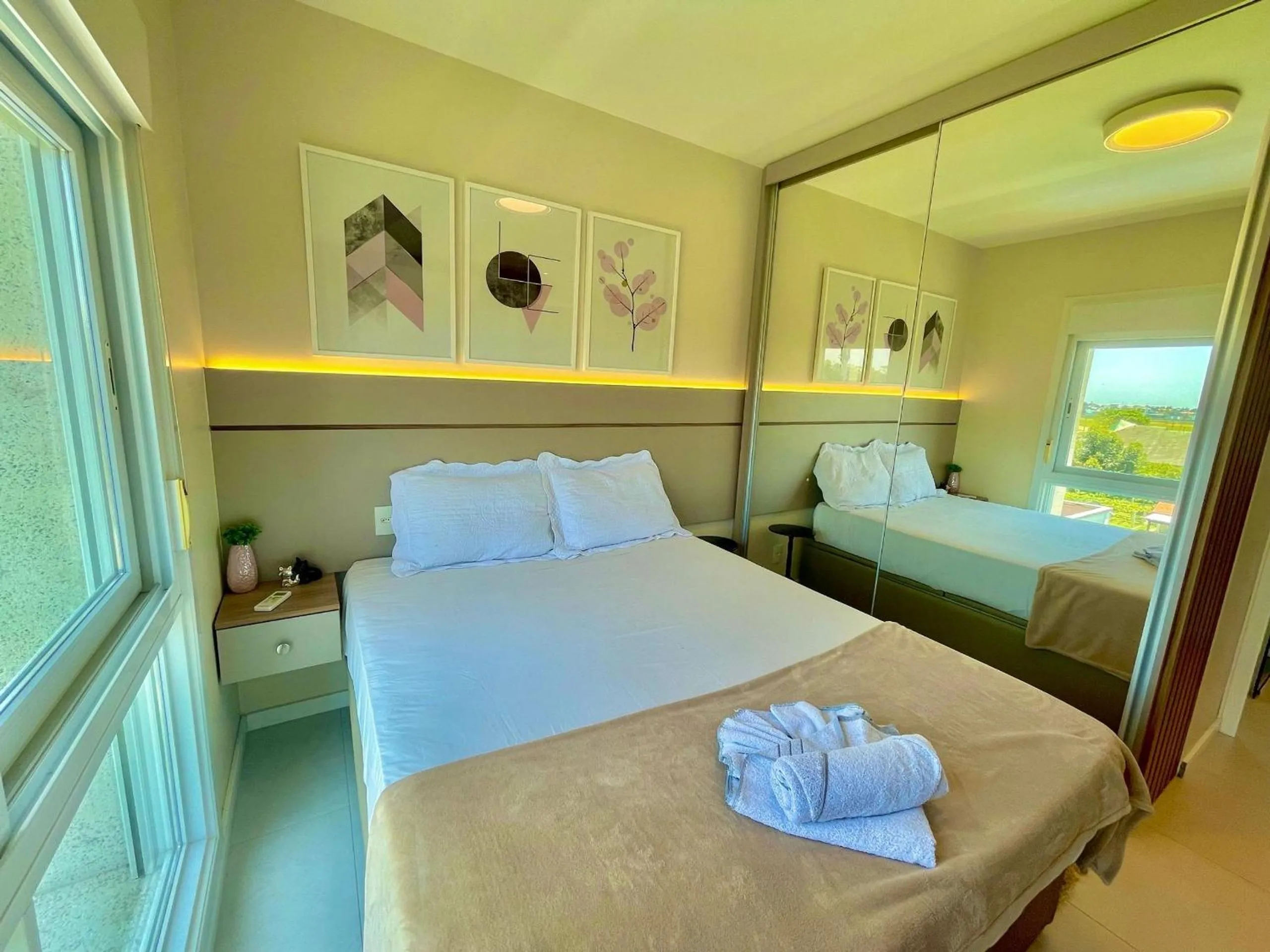 Bedroom, Bed in Atlântida Green Square - 408B