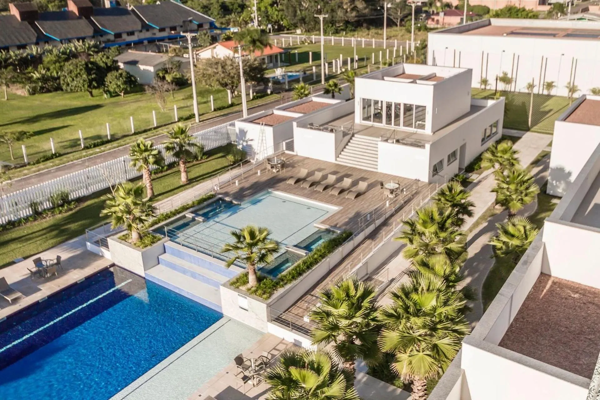 Swimming pool in Atlântida Green Square - 408B