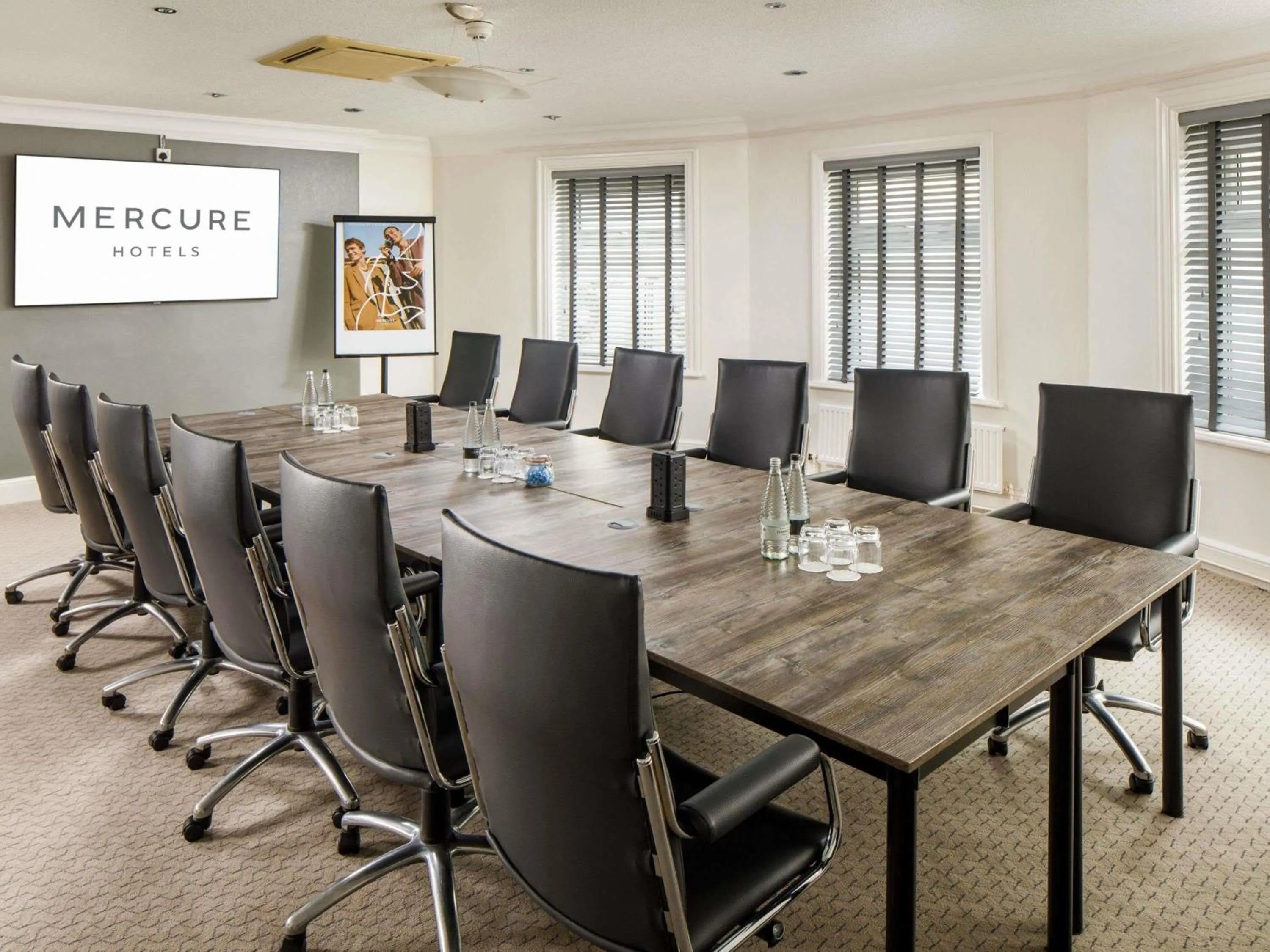 Meeting/conference room in Mercure Chester Abbots Well Hotel