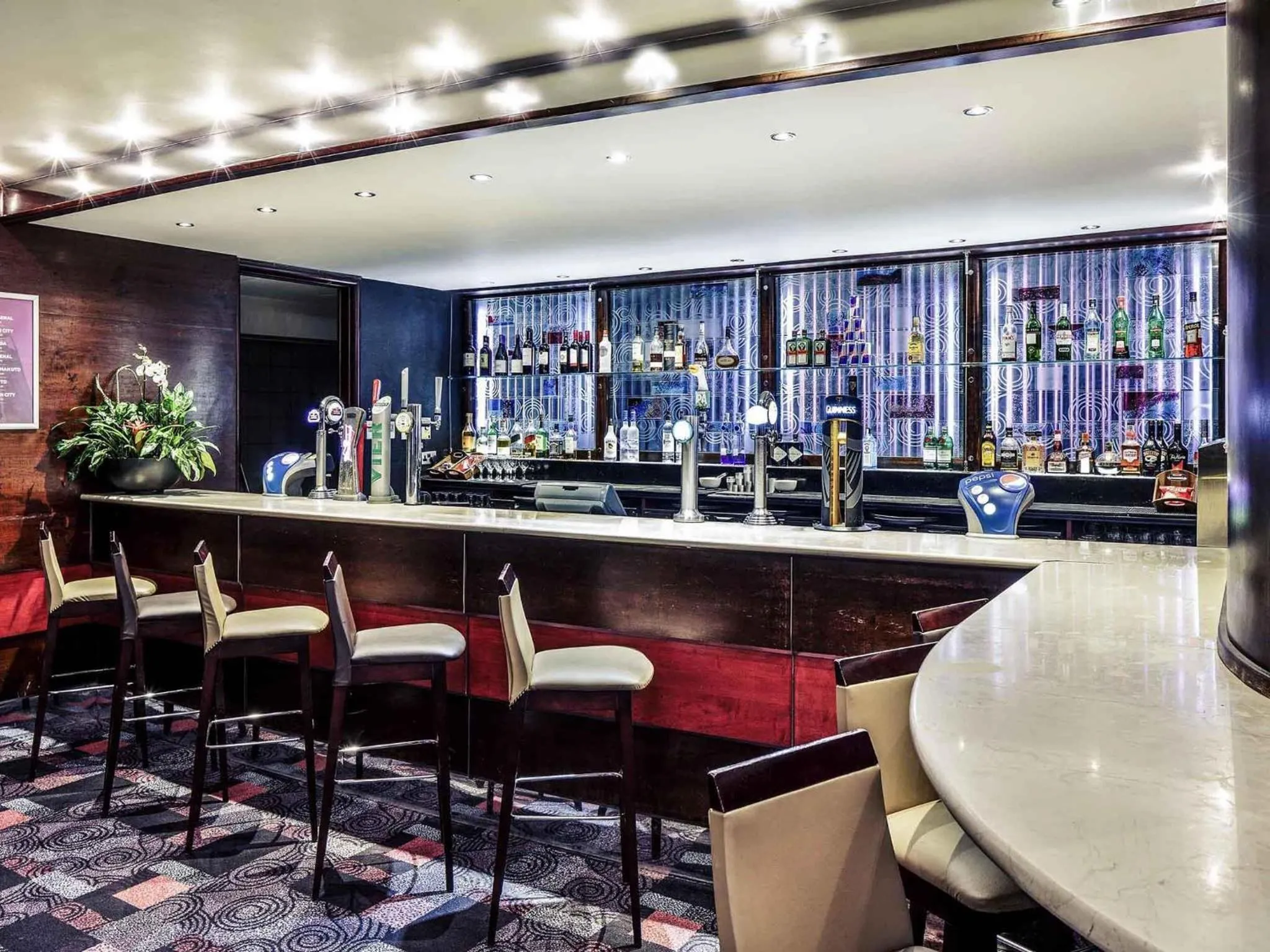 Lounge or bar in Mercure Chester Abbots Well Hotel
