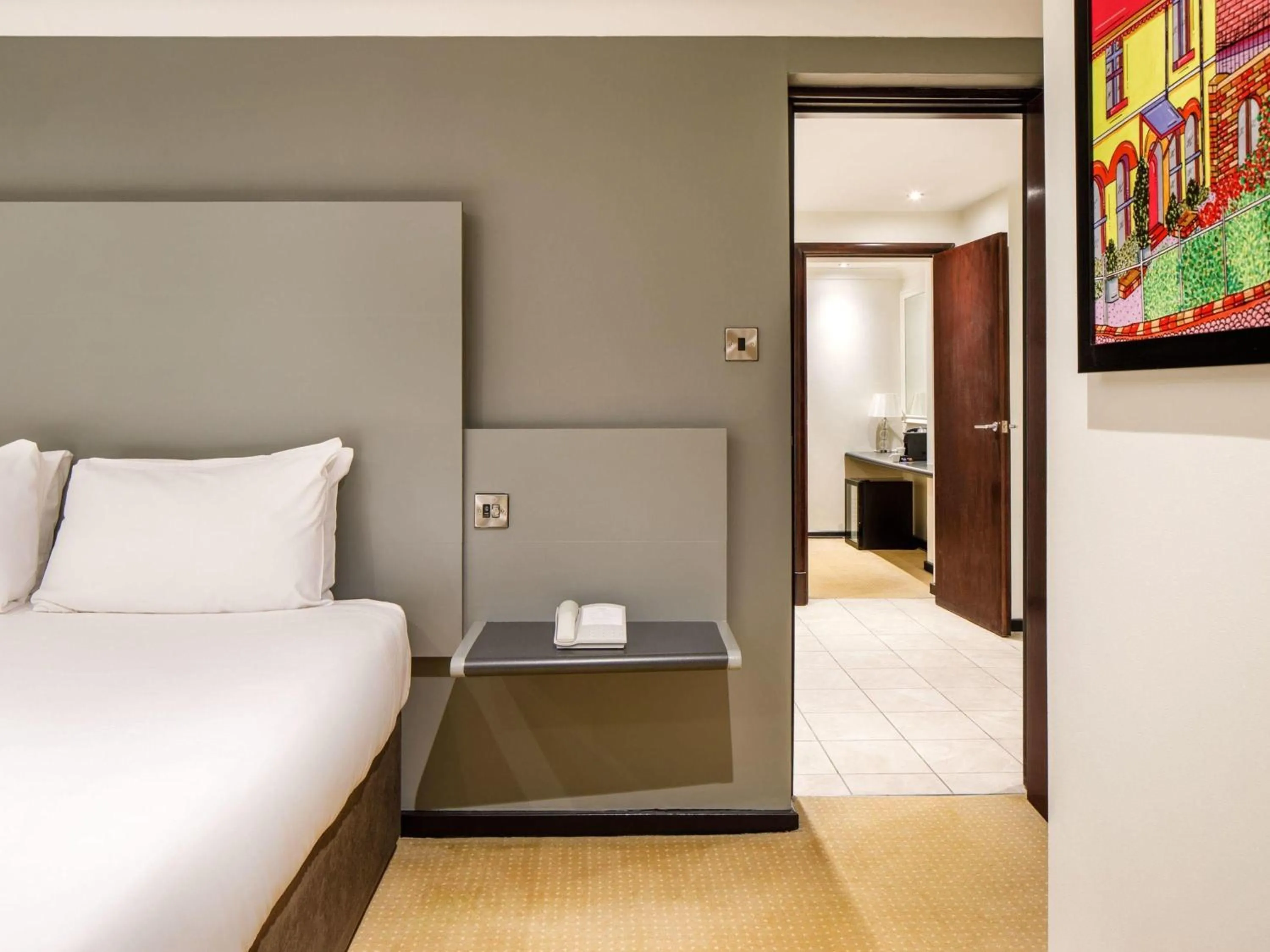 Bedroom, Bed in Mercure Chester Abbots Well Hotel