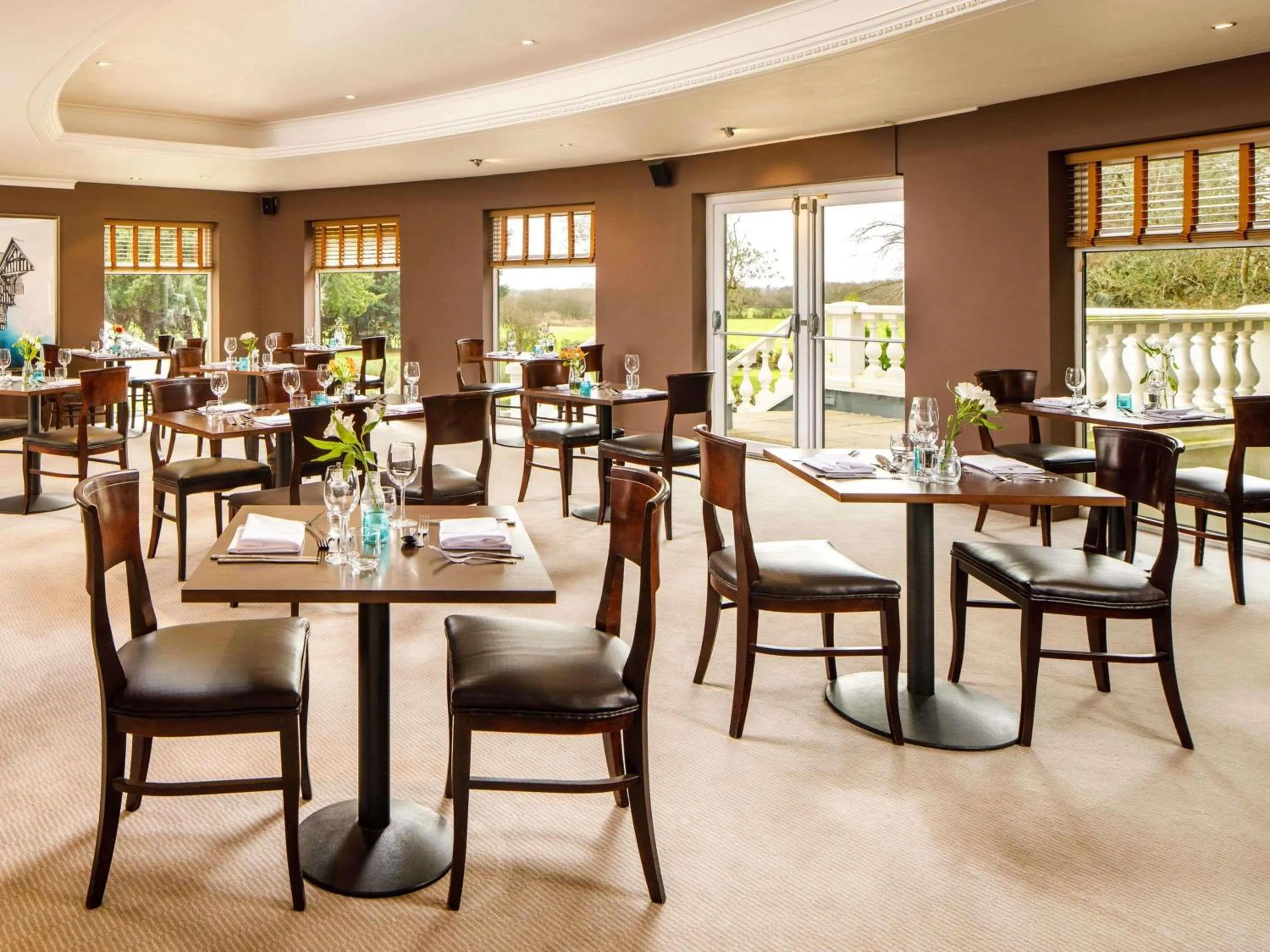 Restaurant/places to eat in Mercure Chester Abbots Well Hotel