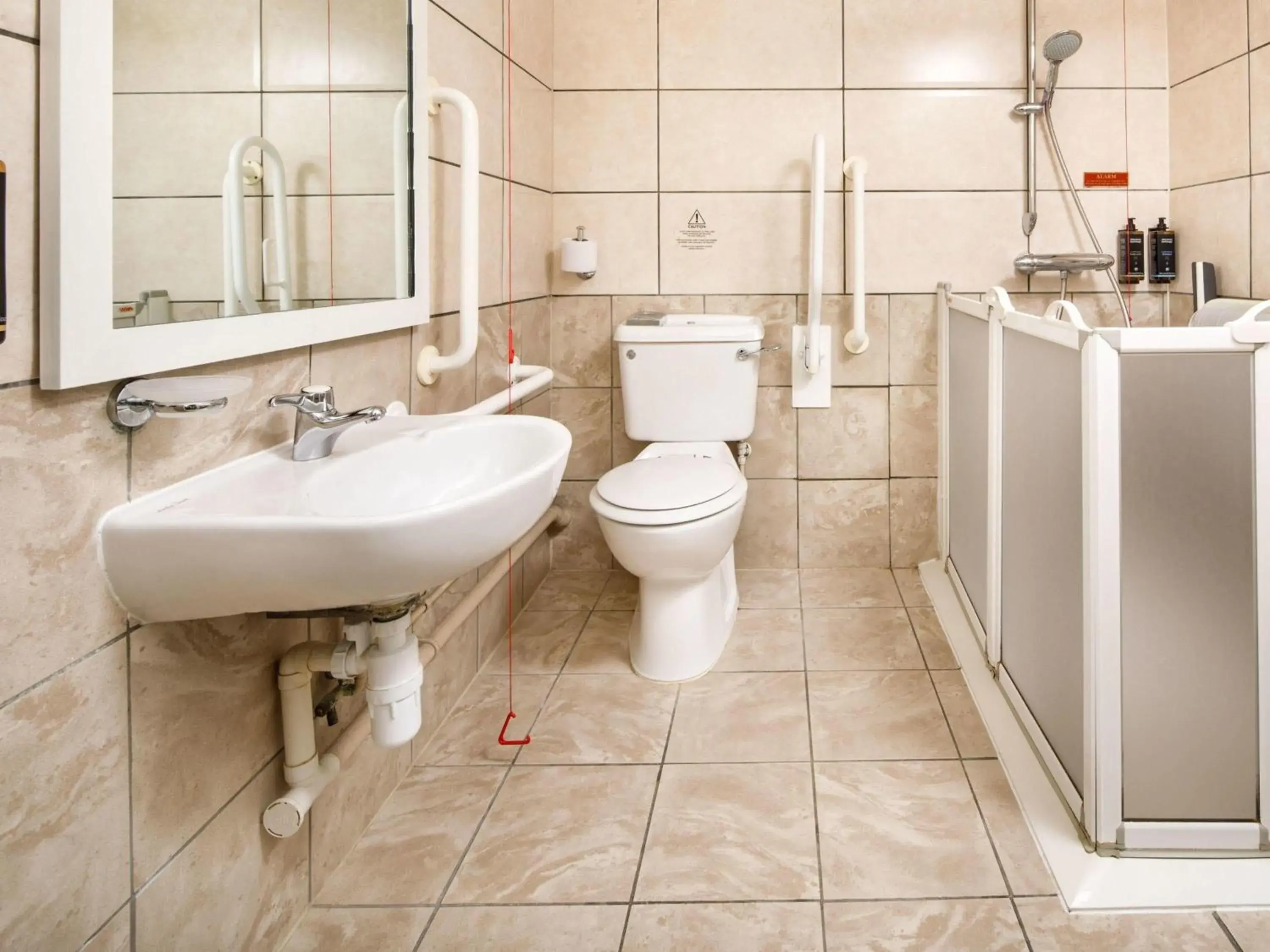 Bedroom in Mercure Chester Abbots Well Hotel Bedroom in Mercure Chester Abbots Well Hotel