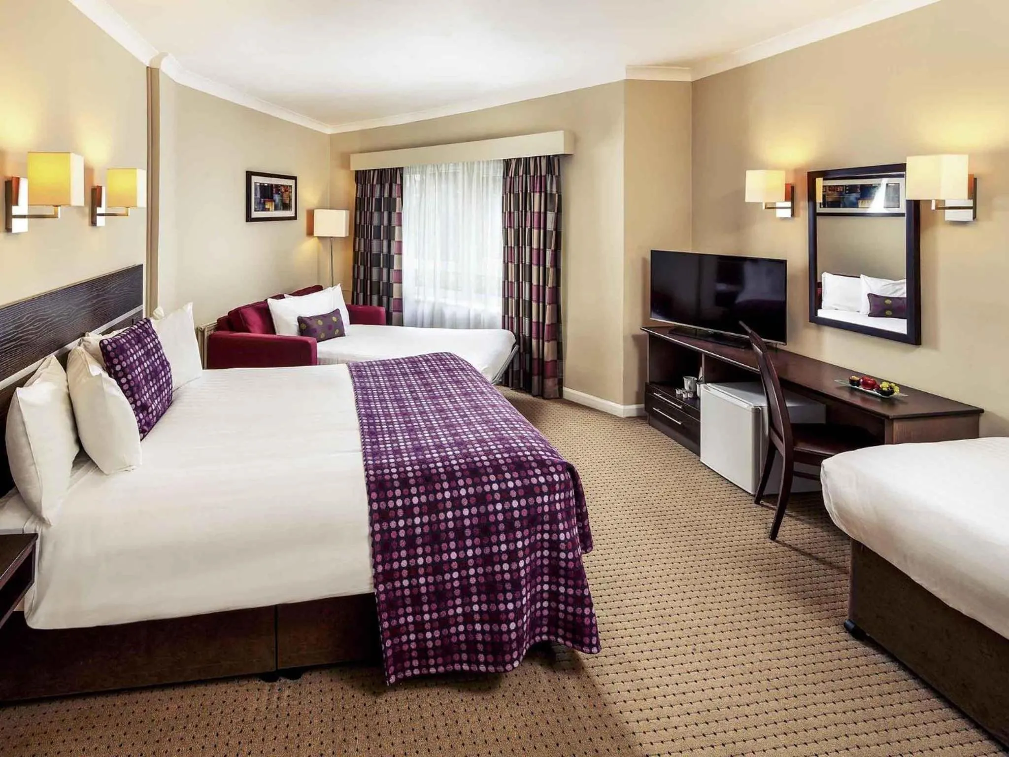 Other, Bed in Mercure Chester Abbots Well Hotel