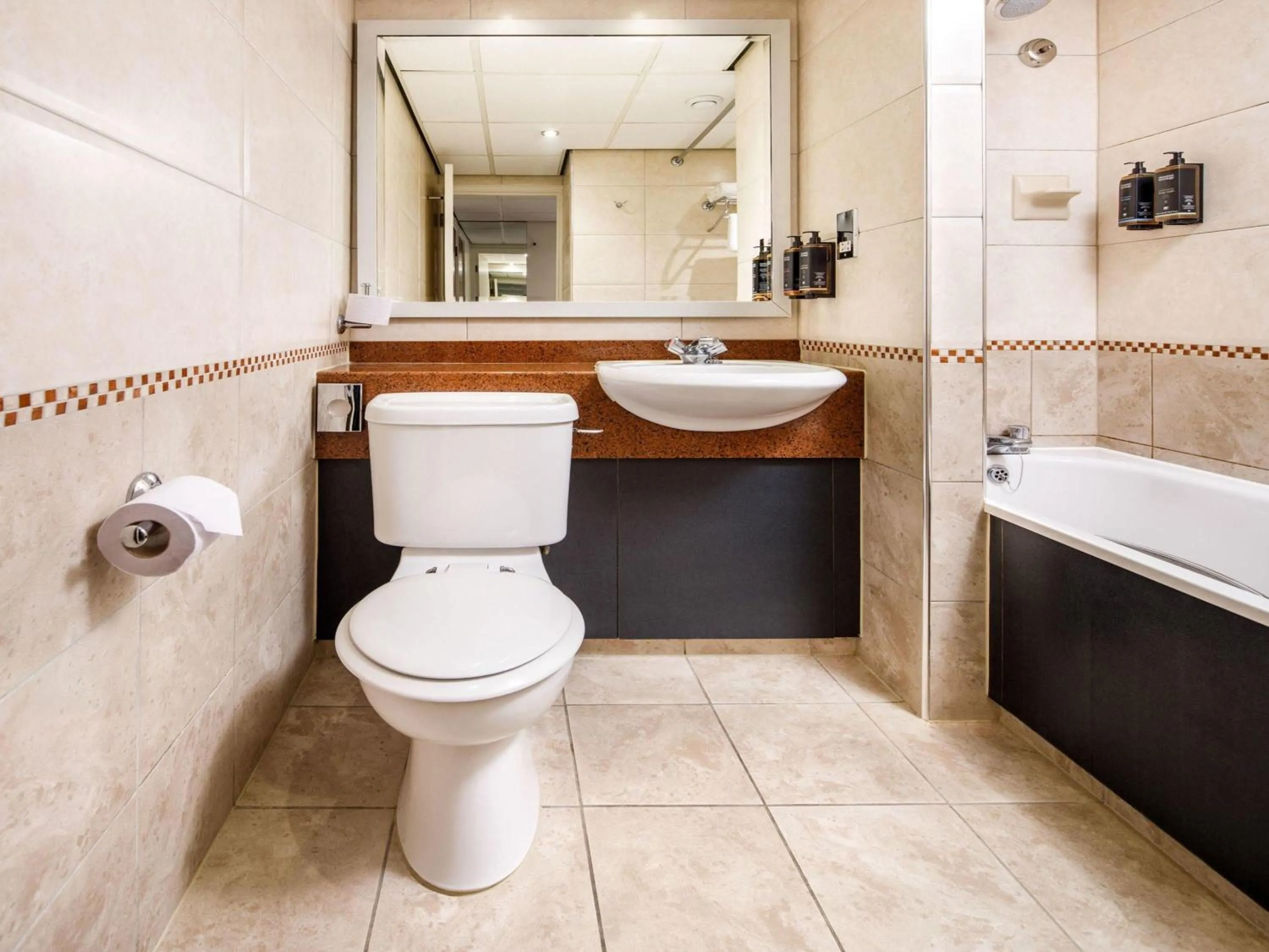 Bedroom in Mercure Chester Abbots Well Hotel