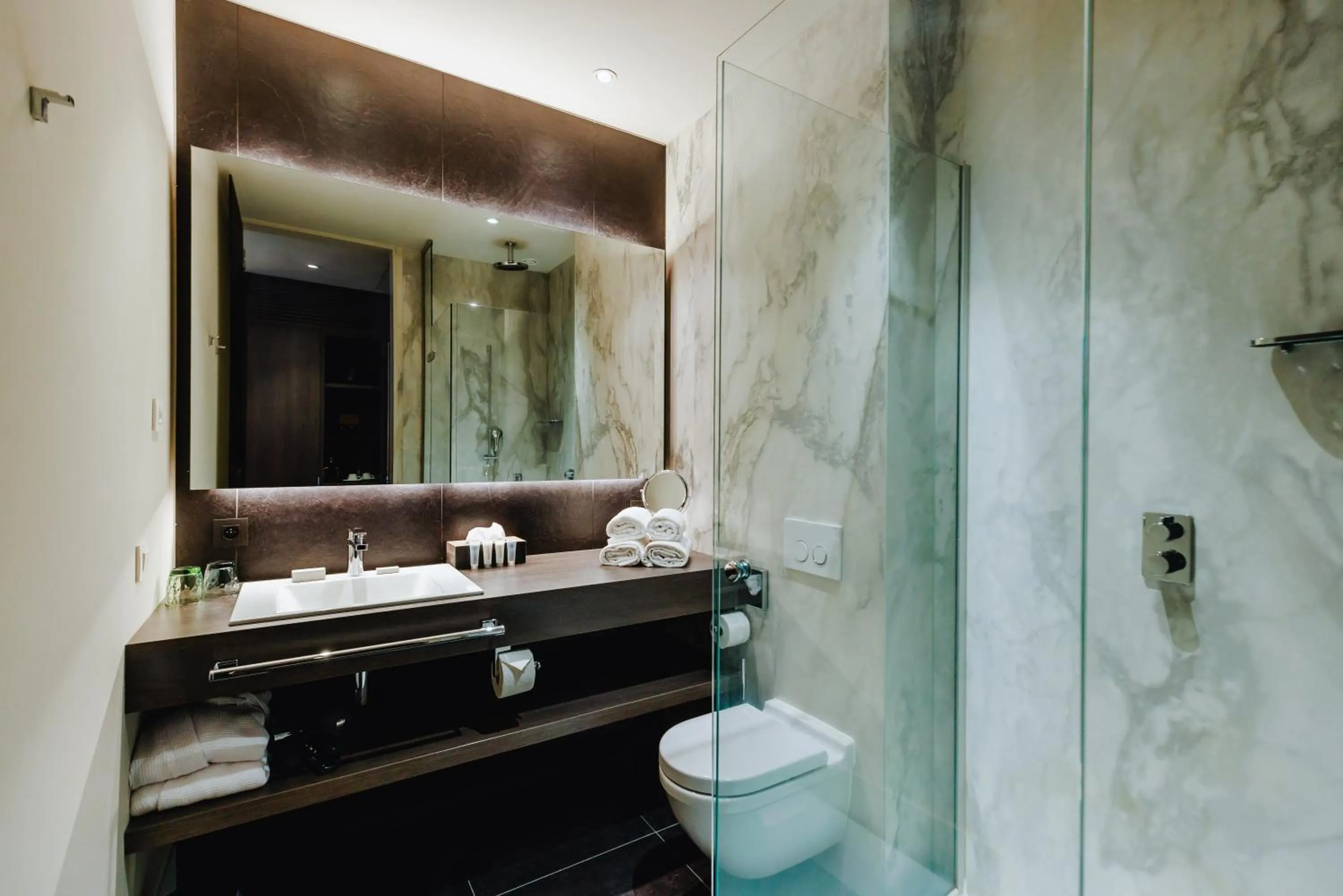 Shower in Terhills Hotel