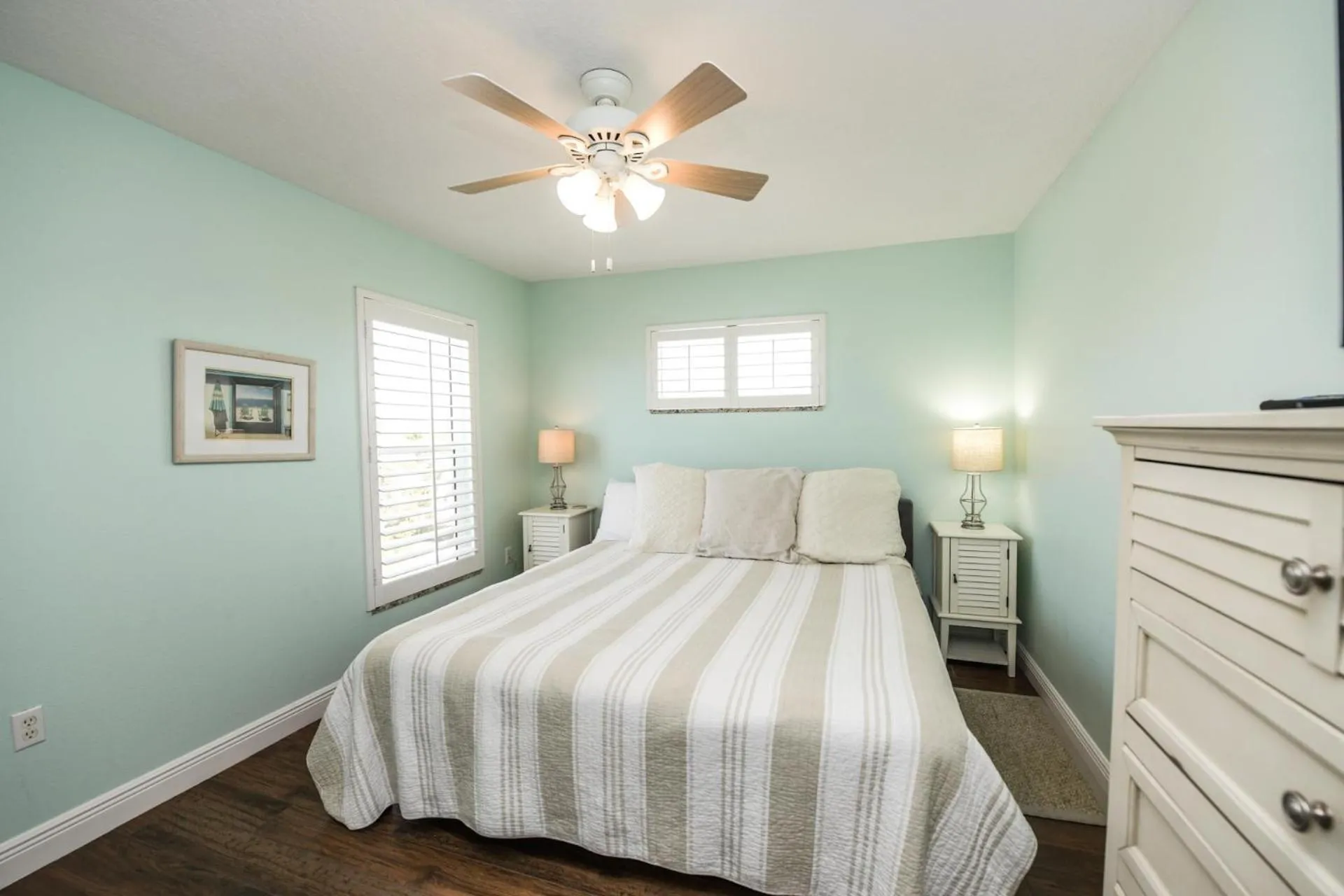 Bed in Blue Pineapple