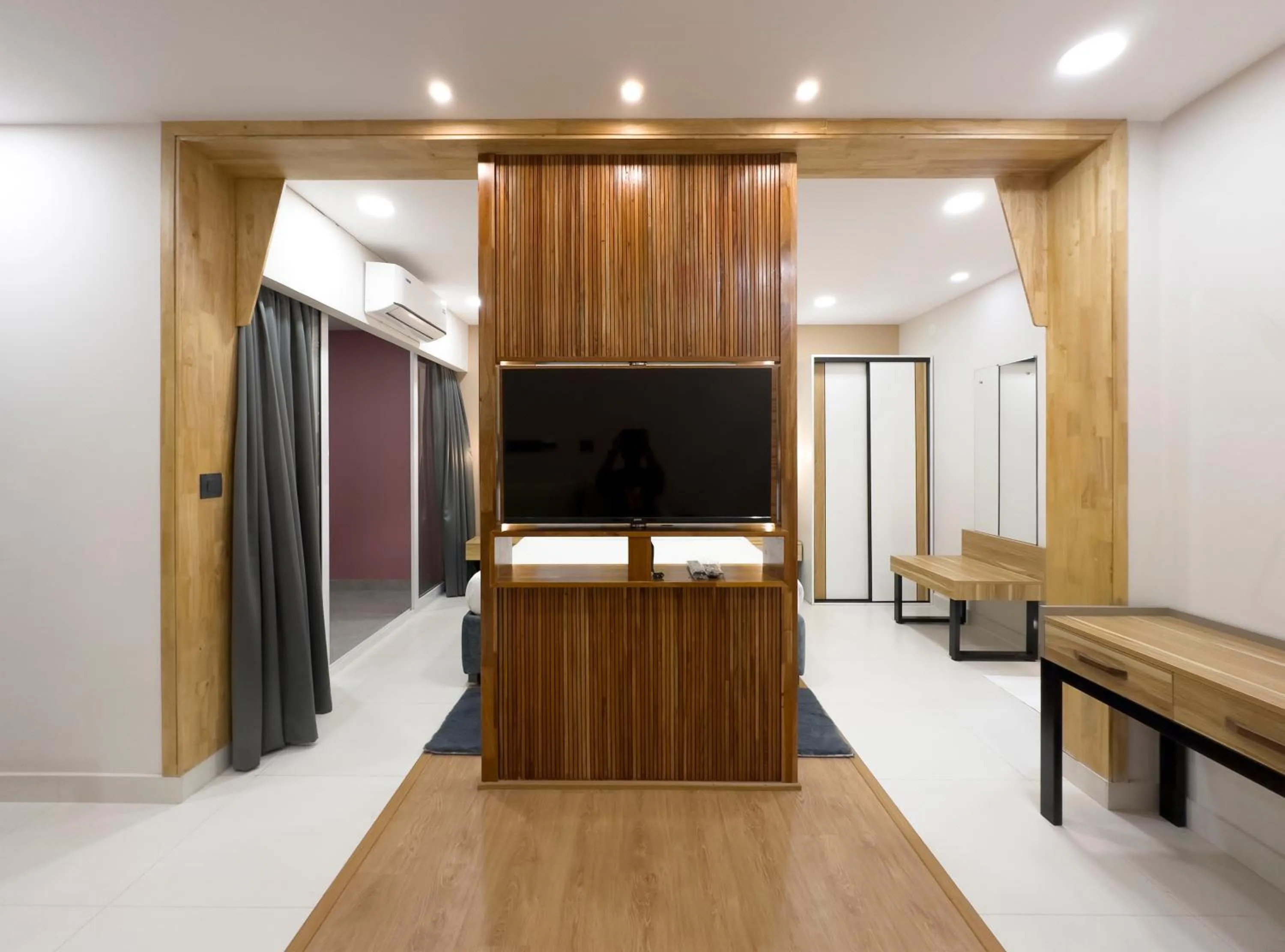 TV and multimedia in The Habitat Suites-Walkable distance to Guruvayoor temple