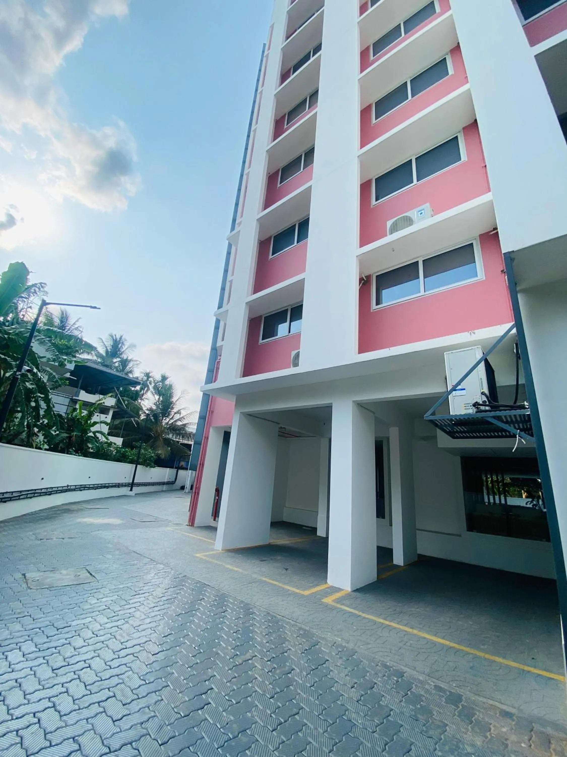 Parking in The Habitat Suites-Walkable distance to Guruvayoor temple