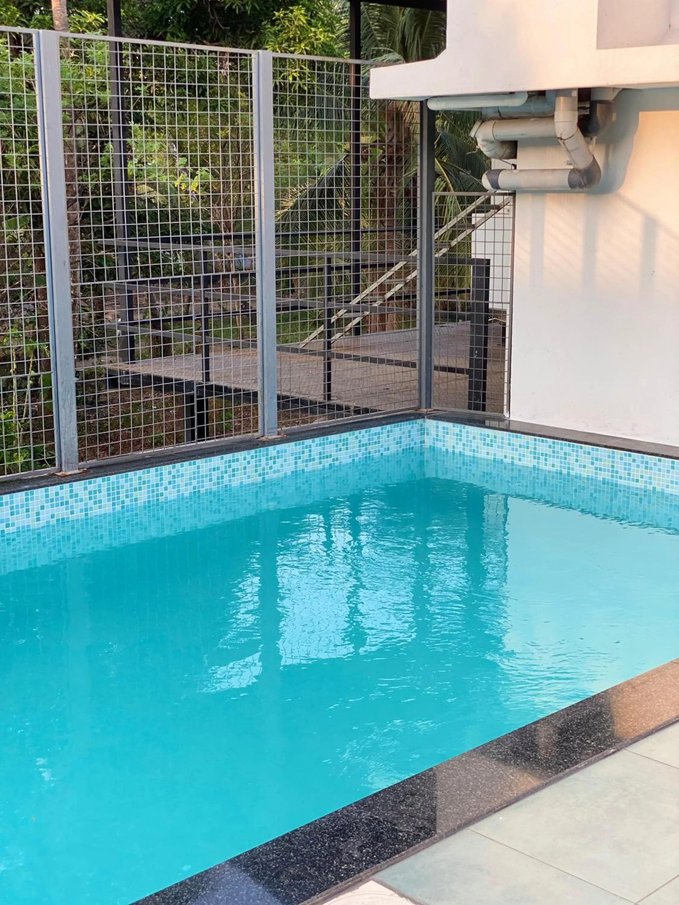 Pool view in The Habitat Suites-Walkable distance to Guruvayoor temple