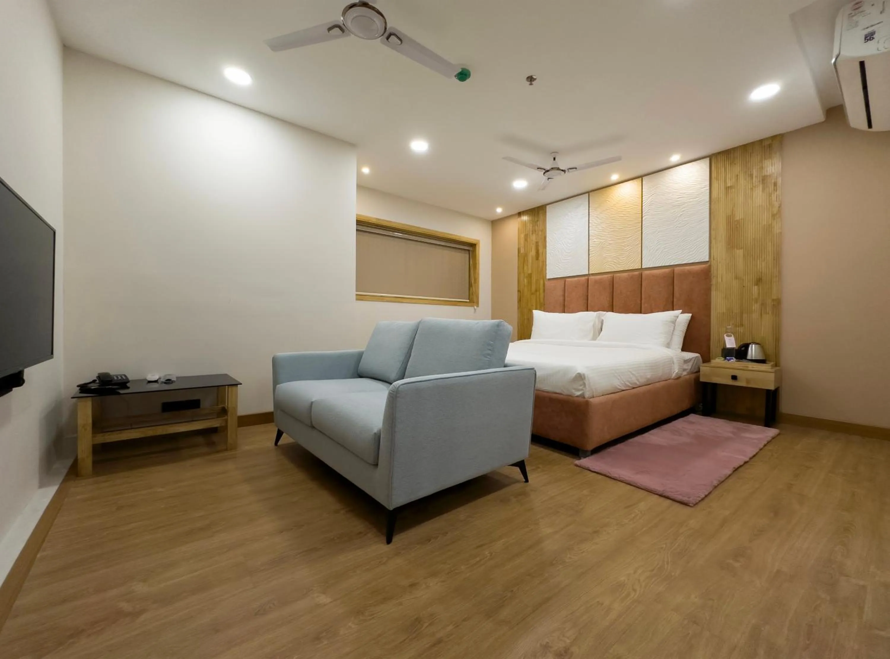 TV and multimedia, Bed in The Habitat Suites-Walkable distance to Guruvayoor temple