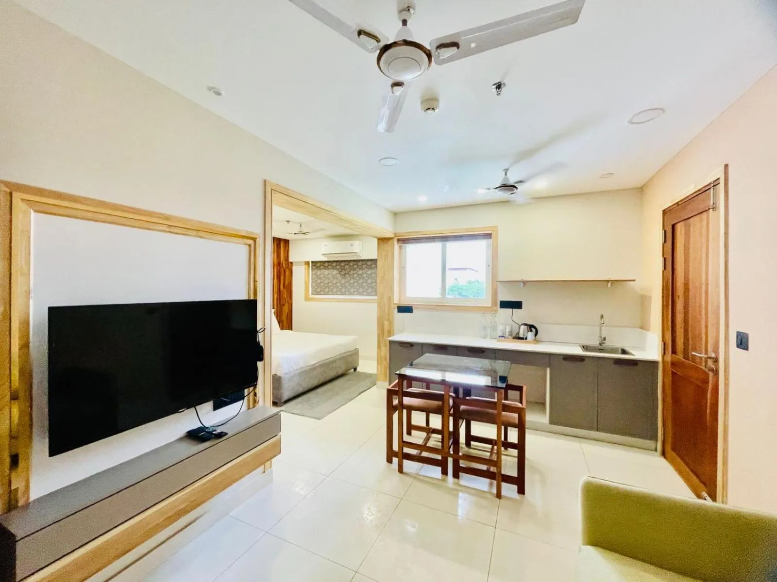 Living room in The Habitat Suites-Walkable distance to Guruvayoor temple