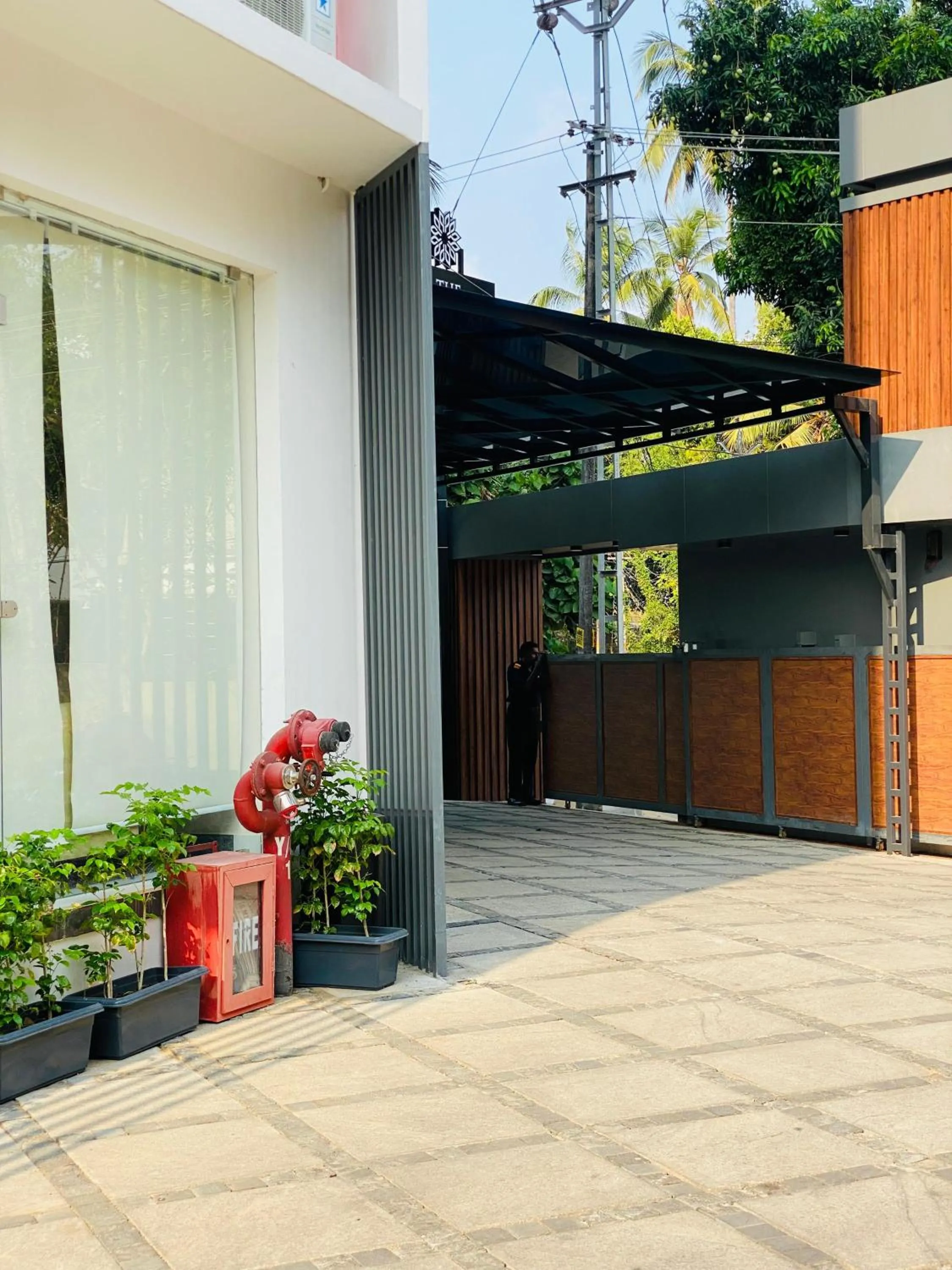Parking in The Habitat Suites-Walkable distance to Guruvayoor temple