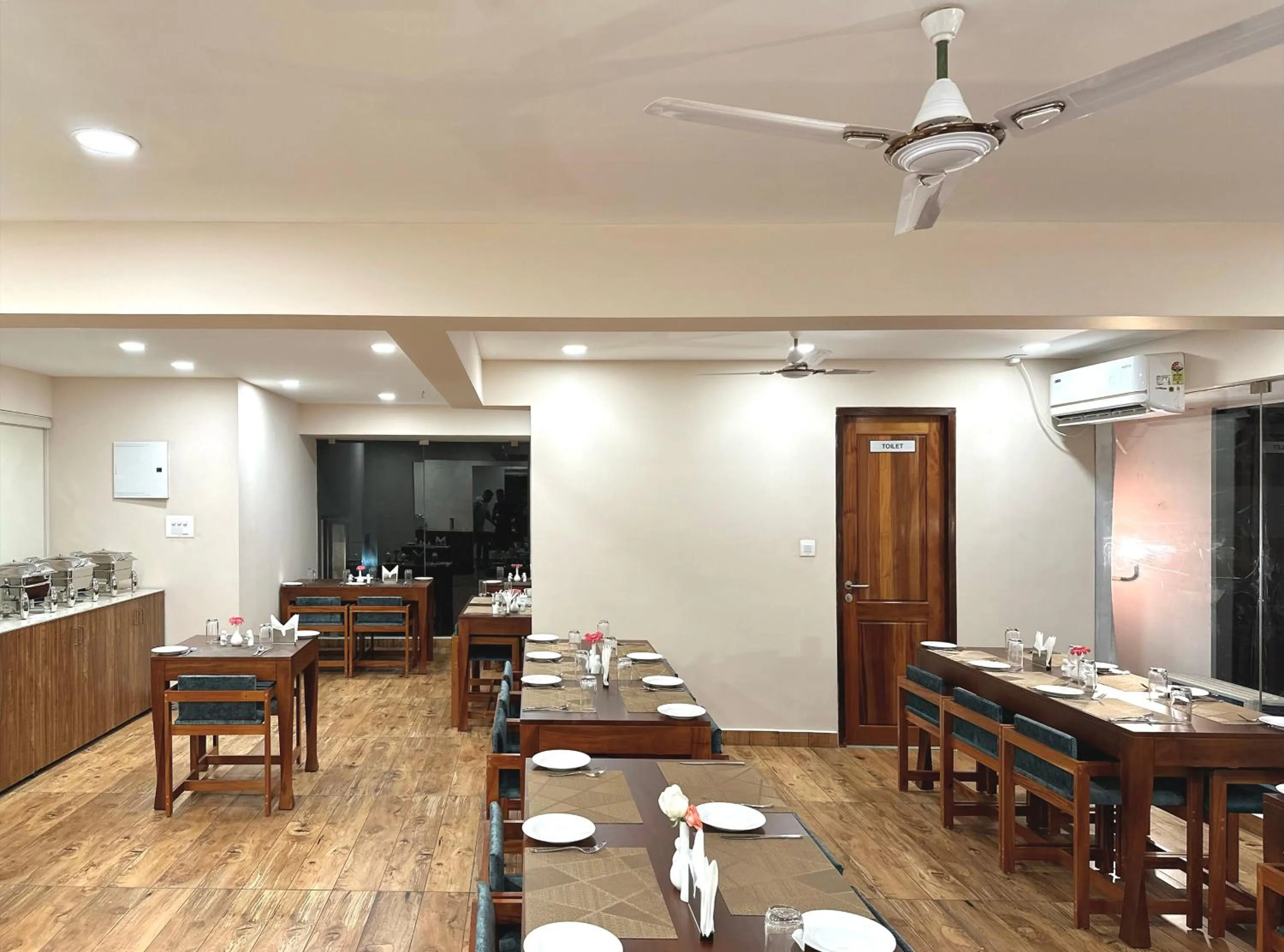 Restaurant/places to eat in The Habitat Suites-Walkable distance to Guruvayoor temple