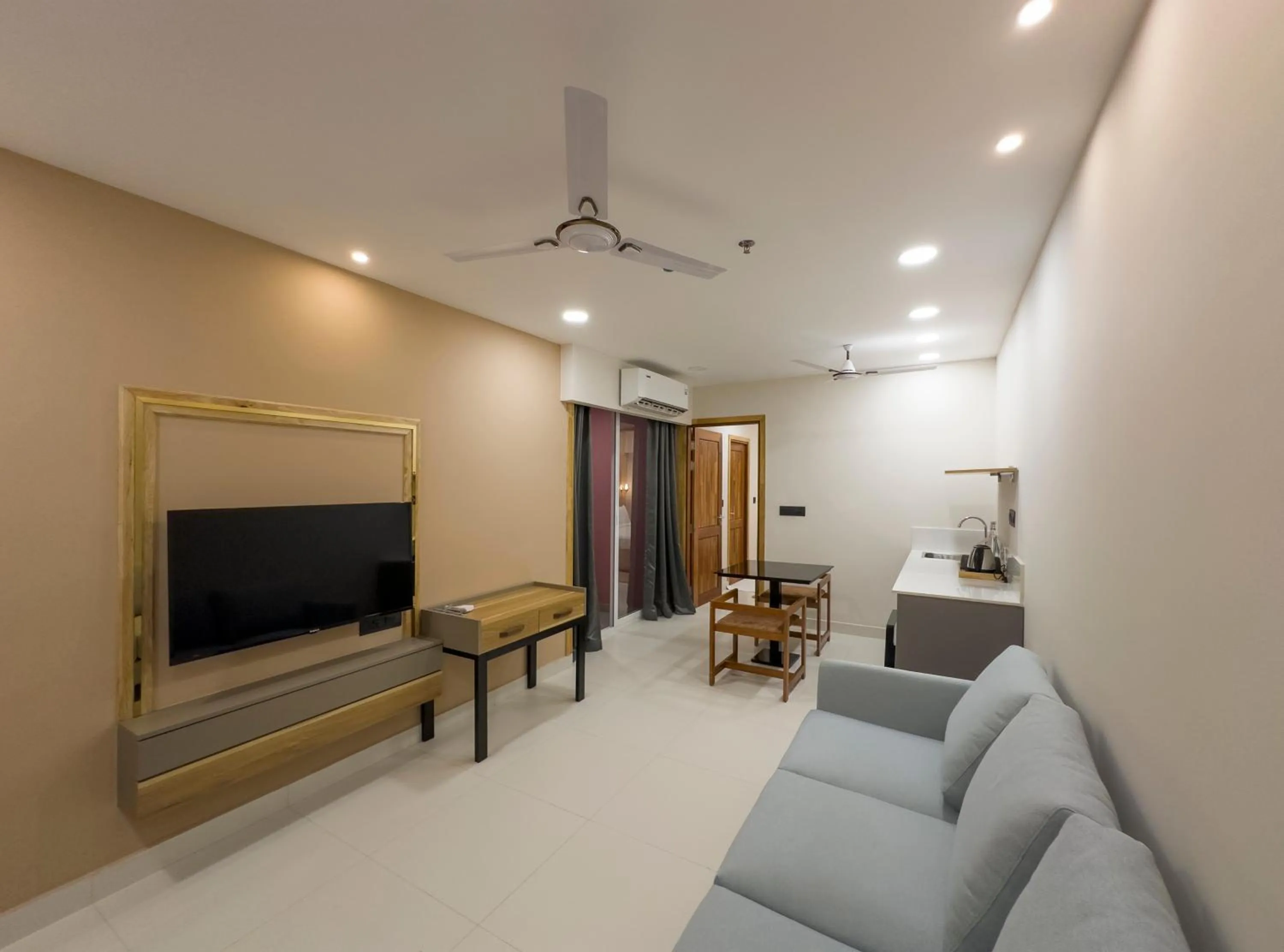 Living room in The Habitat Suites-Walkable distance to Guruvayoor temple