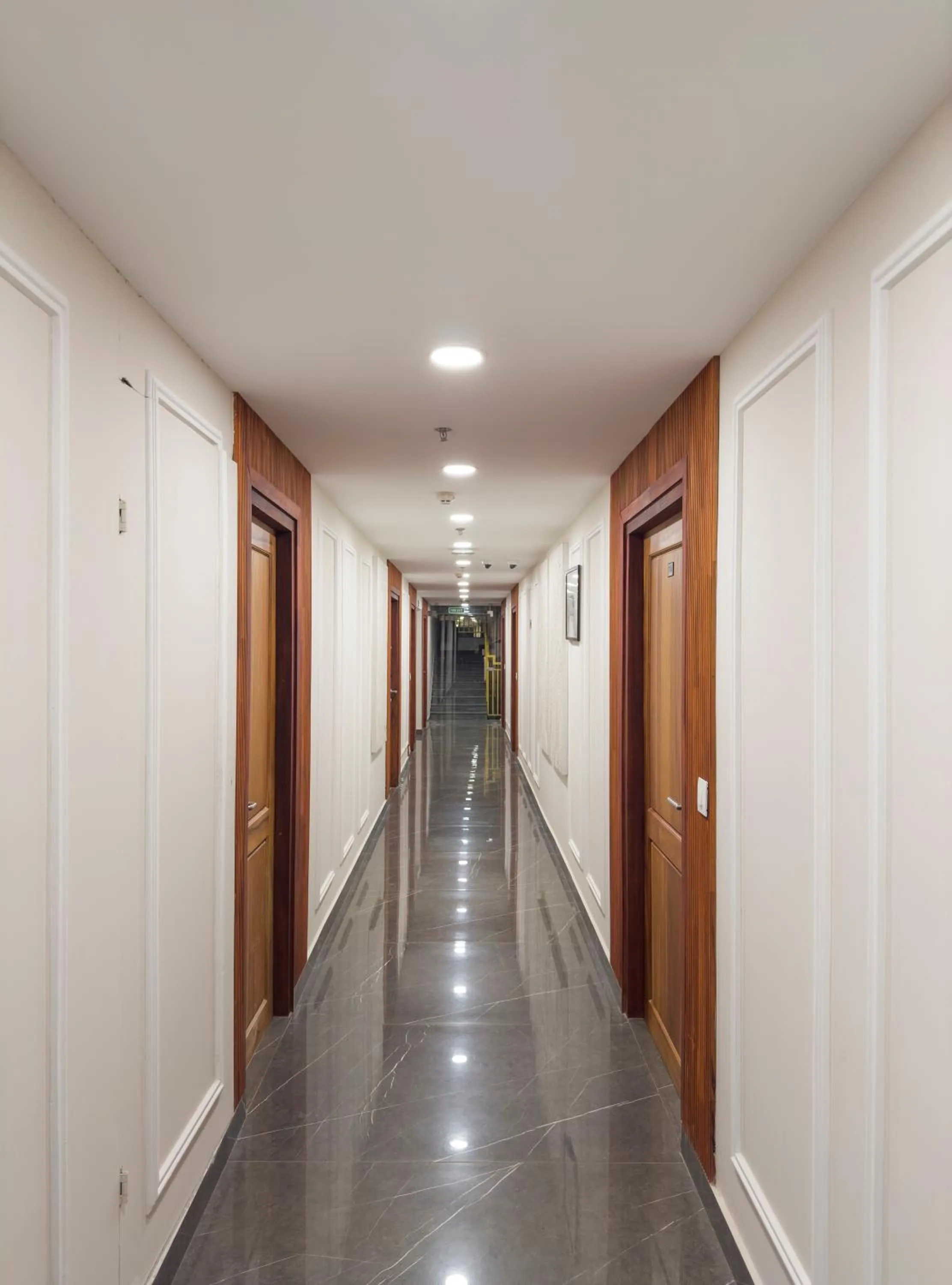 elevator in The Habitat Suites-Walkable distance to Guruvayoor temple